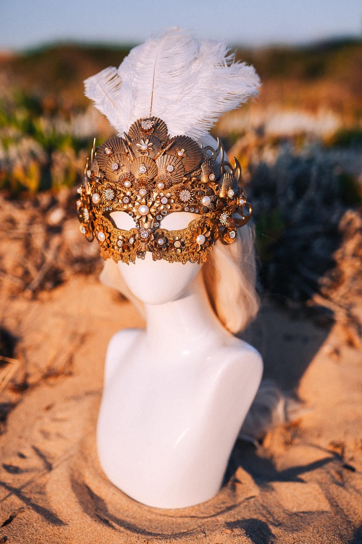 Gold Venetian Shell Masquerade Mask Luxury Carnival Mask Feather Ball Mask Bridal Costume Headpiece
