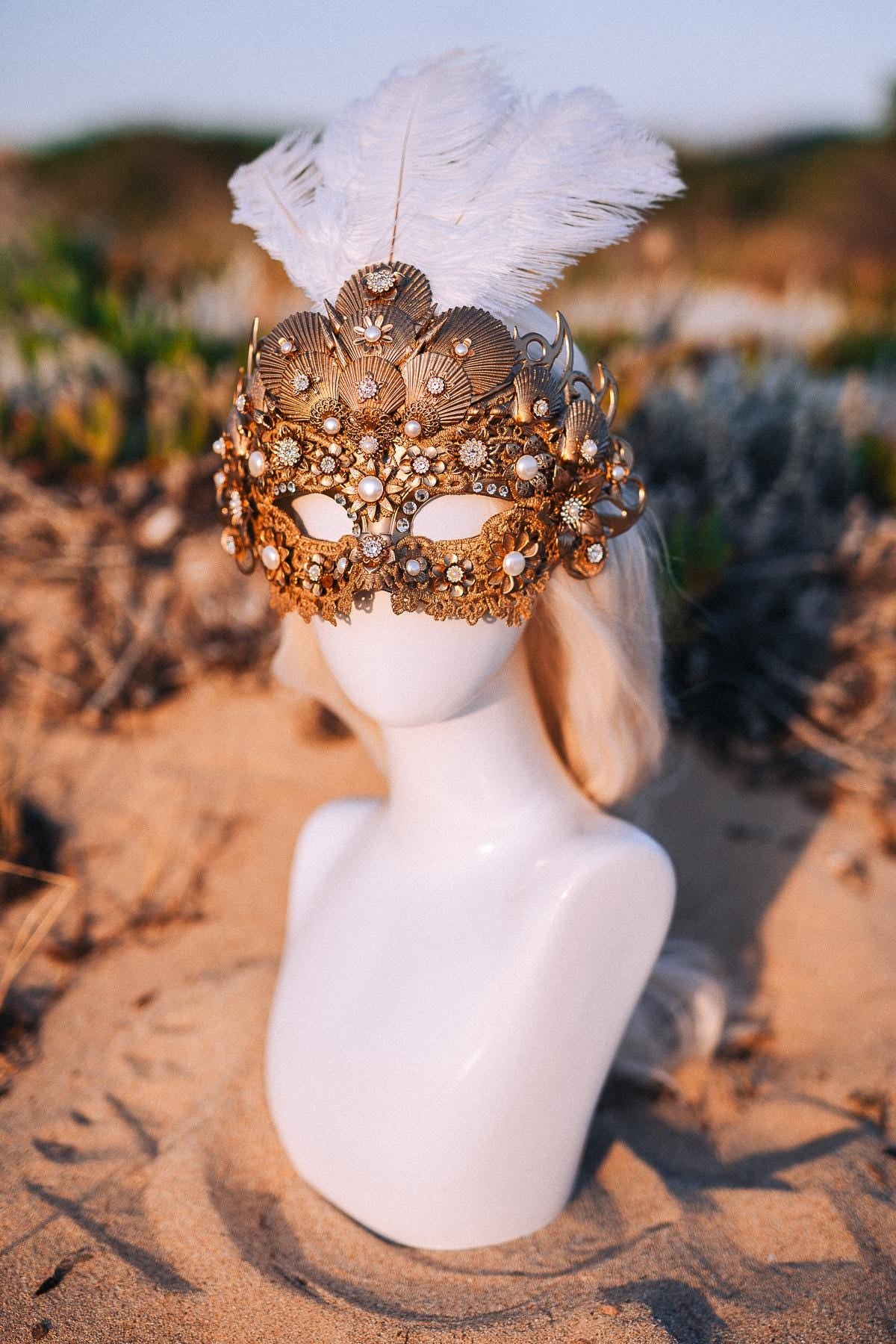 Gold Venetian Shell Masquerade Mask Luxury Carnival Mask Feather Ball Mask Bridal Costume Headpiece
