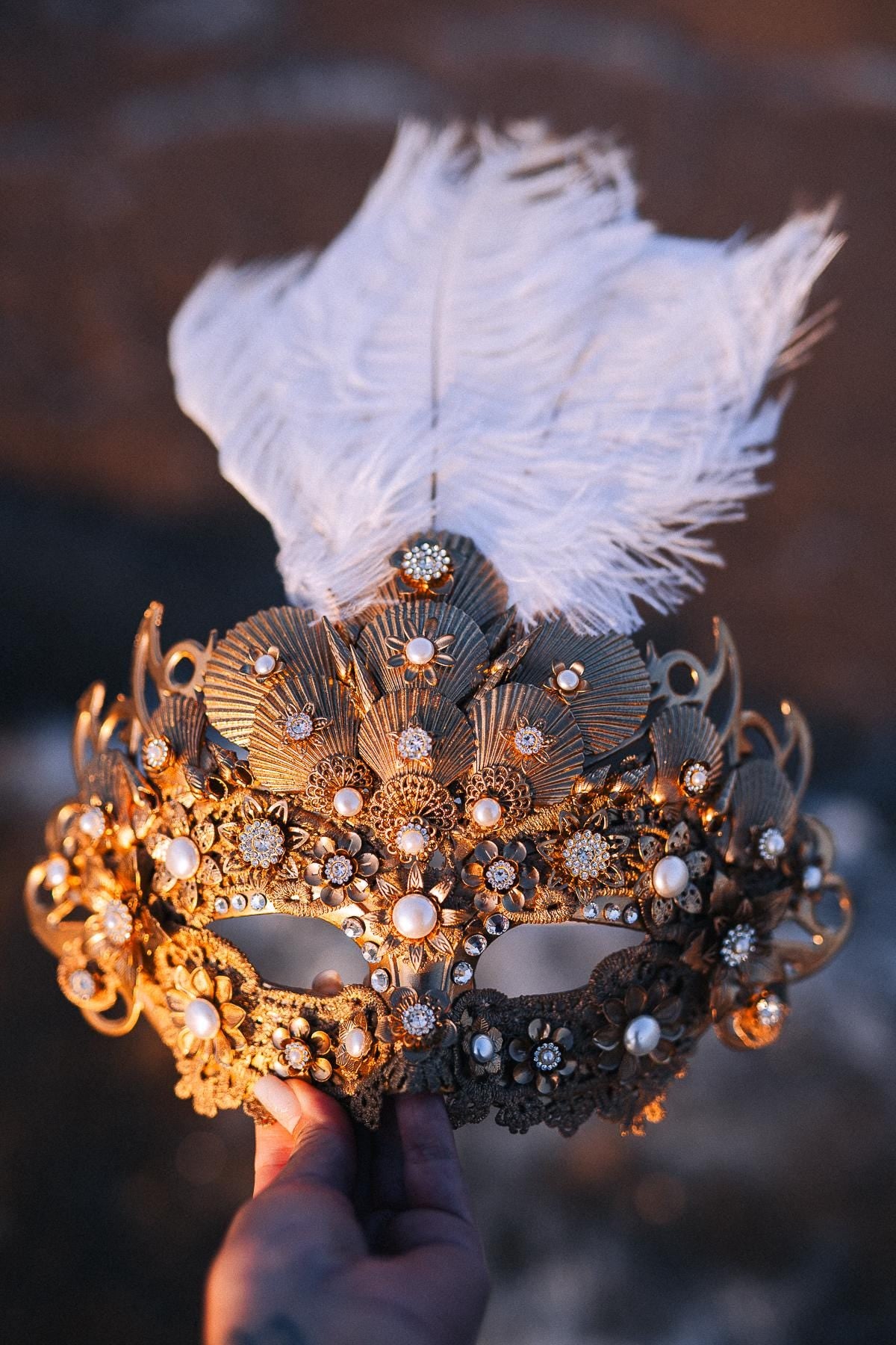 Gold Venetian Shell Masquerade Mask Luxury Carnival Mask Feather Ball Mask Bridal Costume Headpiece