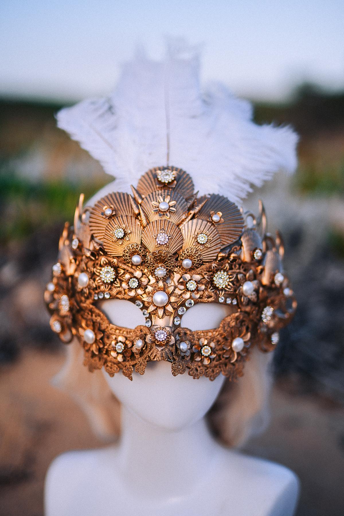 Gold Venetian Shell Masquerade Mask Luxury Carnival Mask Feather Ball Mask Bridal Costume Headpiece