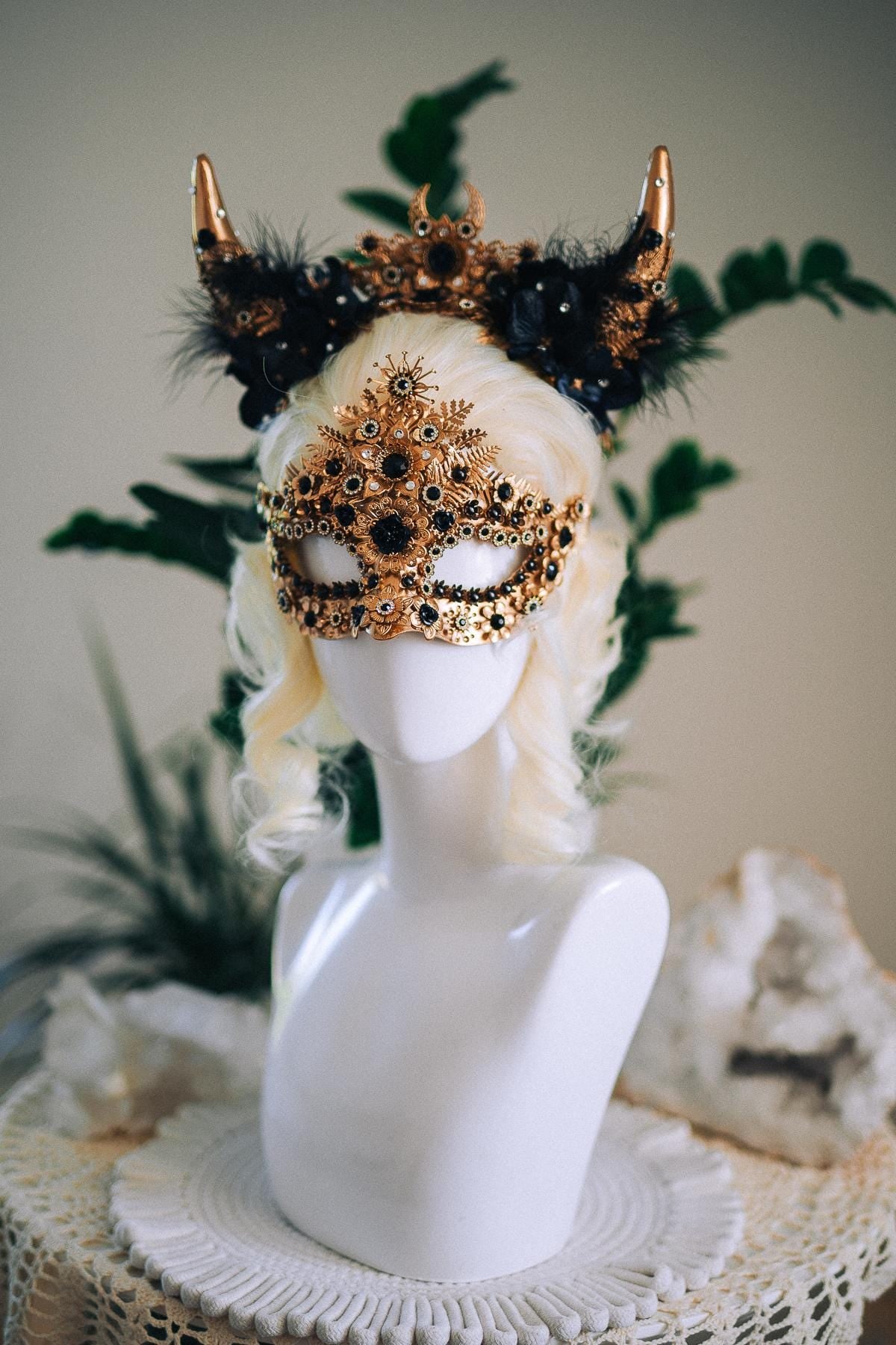 Black Horn Crown, Gothic Horn Crown, Dark Fantasy Crown, Masquerade Crown, Black Goddess Headpiece, Couture Festival Crown