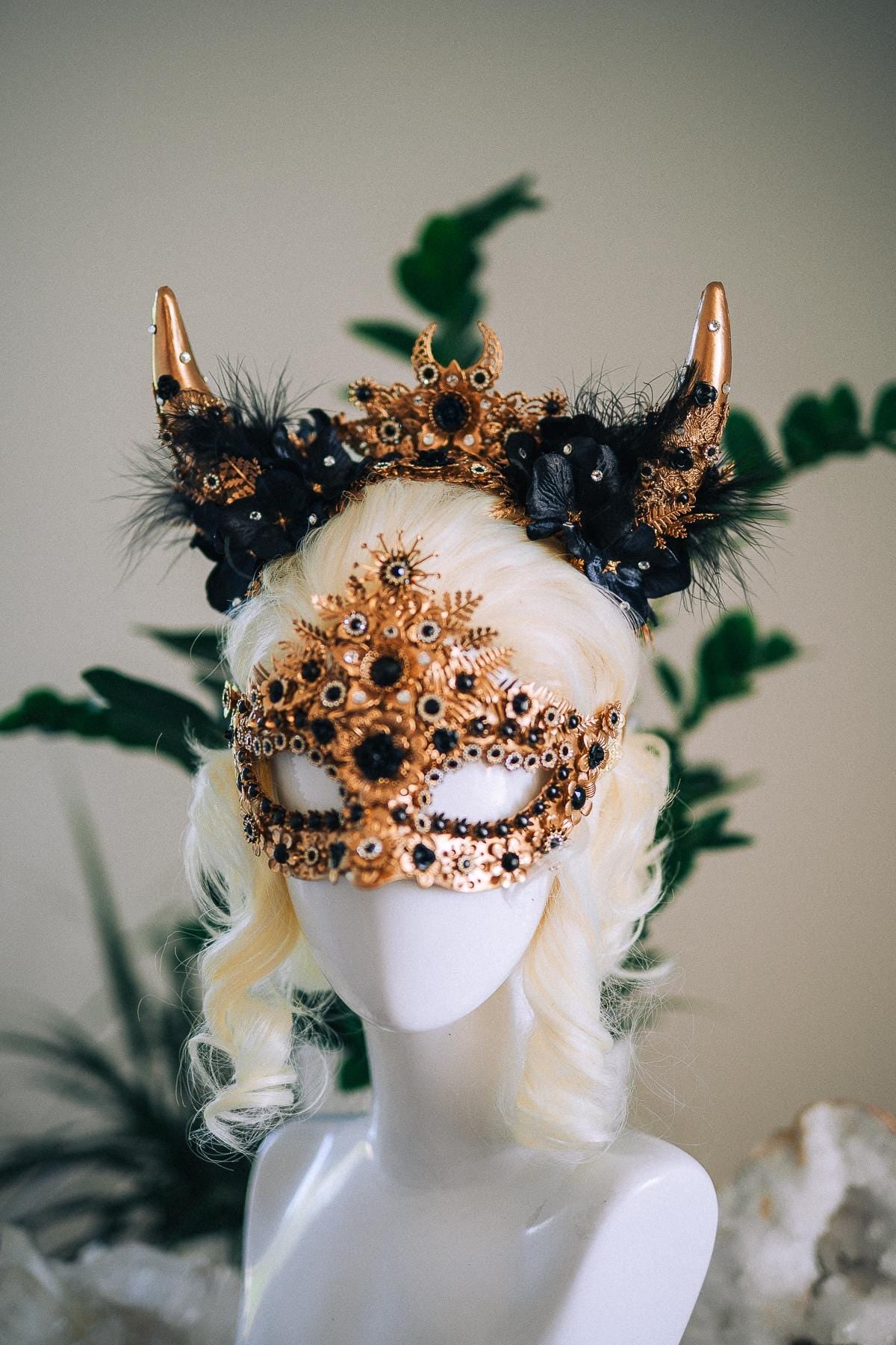 Black Horn Crown, Gothic Horn Crown, Dark Fantasy Crown, Masquerade Crown, Black Goddess Headpiece, Couture Festival Crown