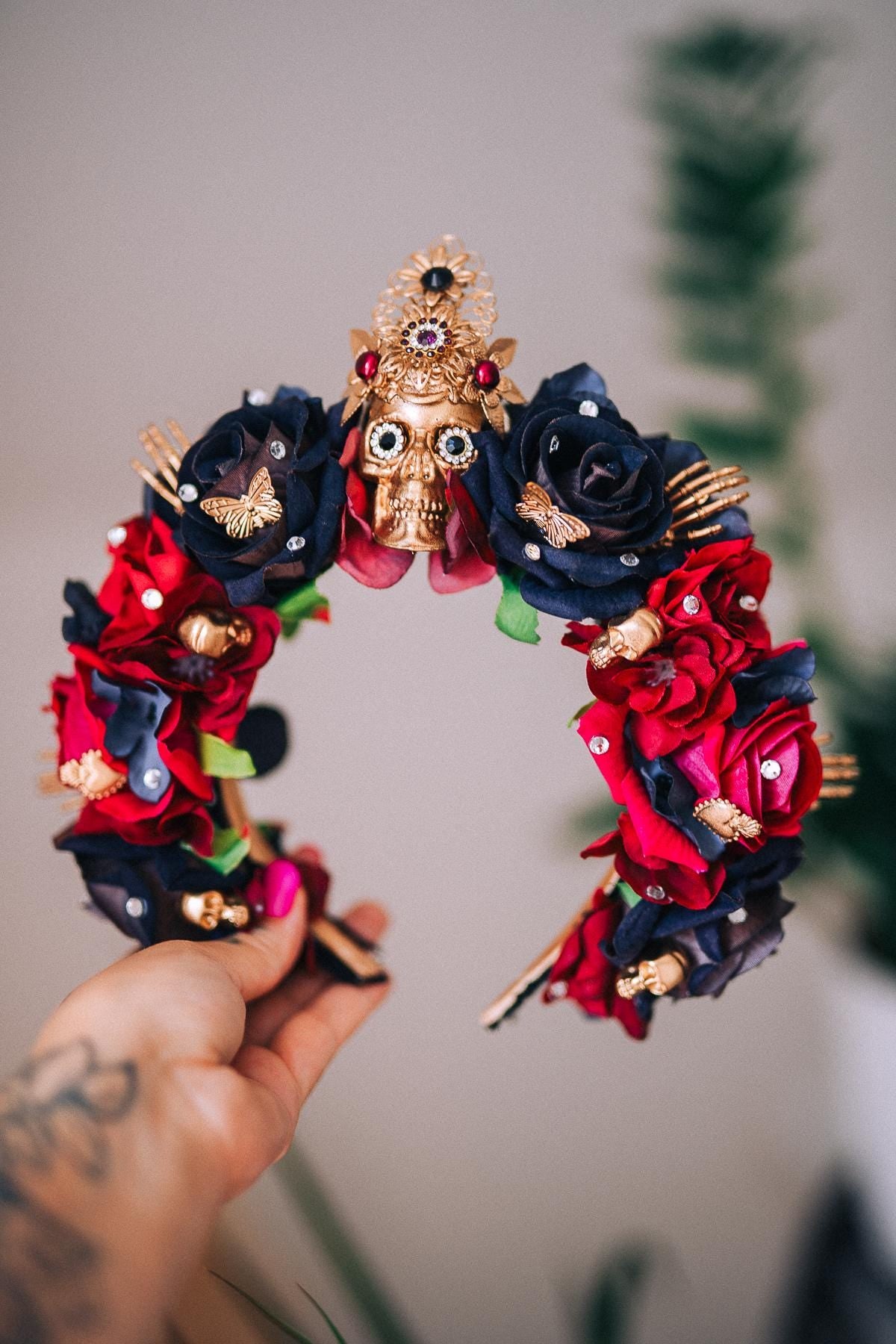 La Catrina Black Rose Crown, Día de los Muertos Headpiece, Mexican Floral Crown, Sugar Skull Crown, Artisan Flower Crown