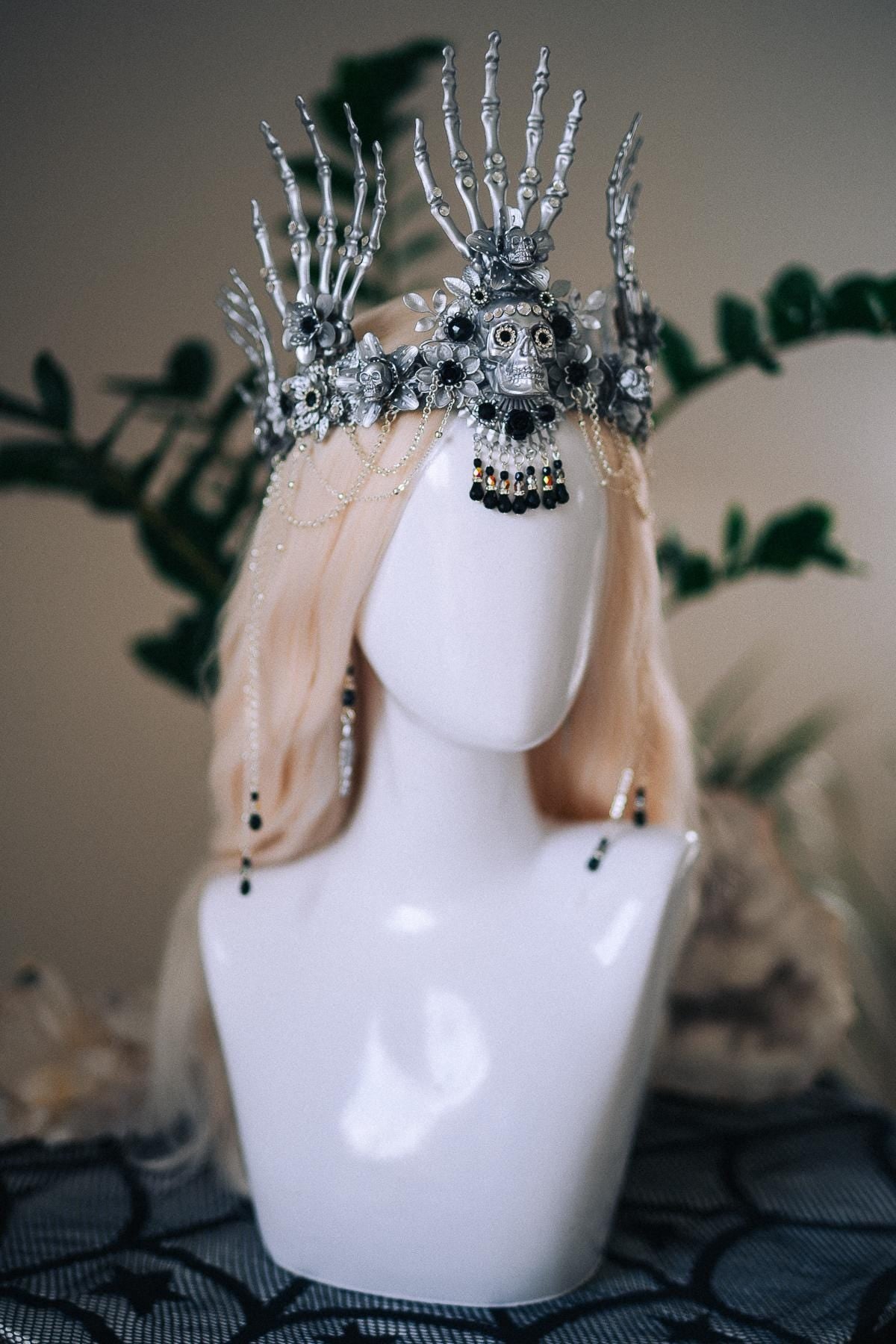 Skeleton Queen Crown, Gothic Skull Crown, Halloween Crown, Gothic Headpiece, Luxury Skeleton Costume, Fantasy Masquerade Crown