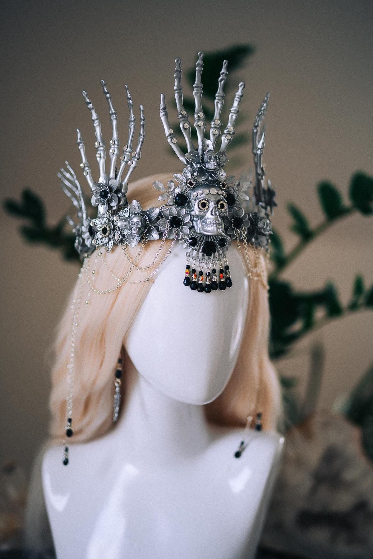 Skeleton Queen Crown, Gothic Skull Crown, Halloween Crown, Gothic Headpiece, Luxury Skeleton Costume, Fantasy Masquerade Crown