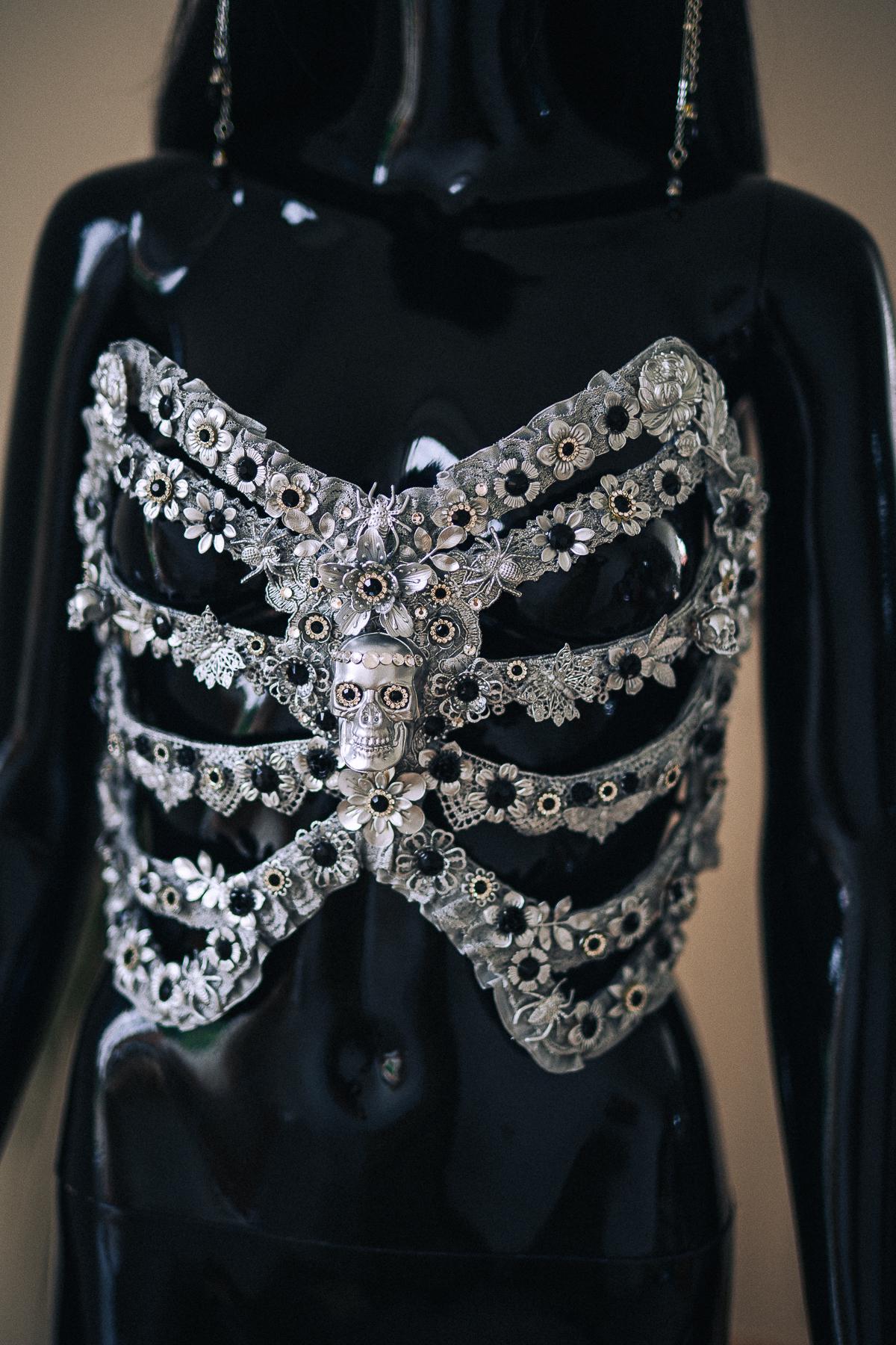 Skeleton Queen Crown, Gothic Skull Crown, Halloween Crown, Gothic Headpiece, Luxury Skeleton Costume, Fantasy Masquerade Crown