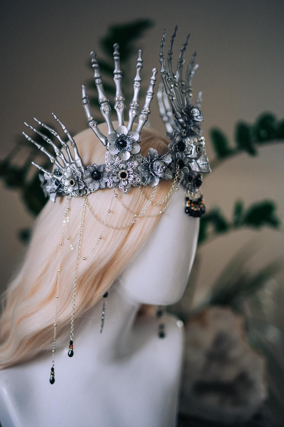 Skeleton Queen Crown, Gothic Skull Crown, Halloween Crown, Gothic Headpiece, Luxury Skeleton Costume, Fantasy Masquerade Crown