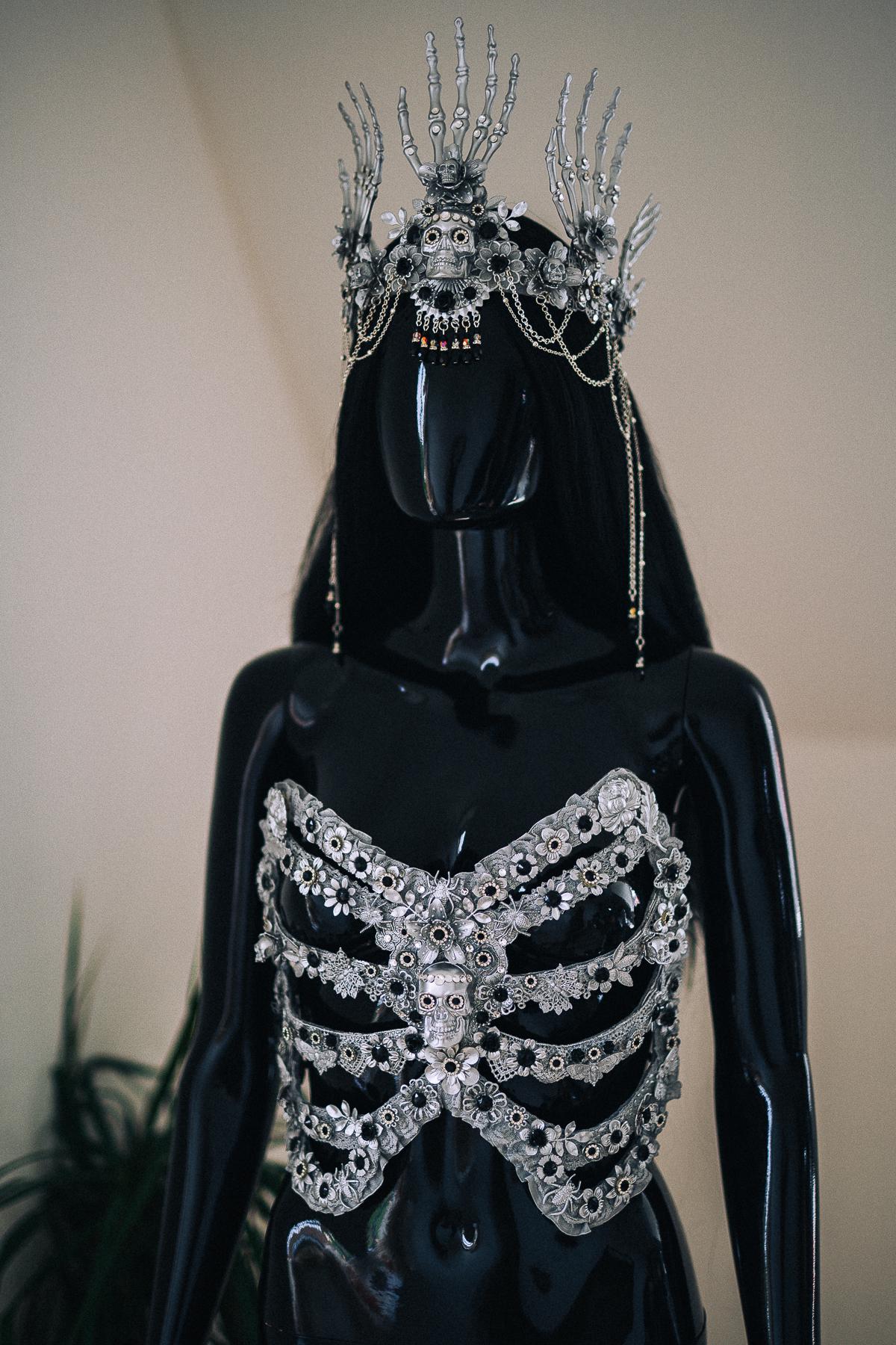 Skeleton Queen Crown, Gothic Skull Crown, Halloween Crown, Gothic Headpiece, Luxury Skeleton Costume, Fantasy Masquerade Crown