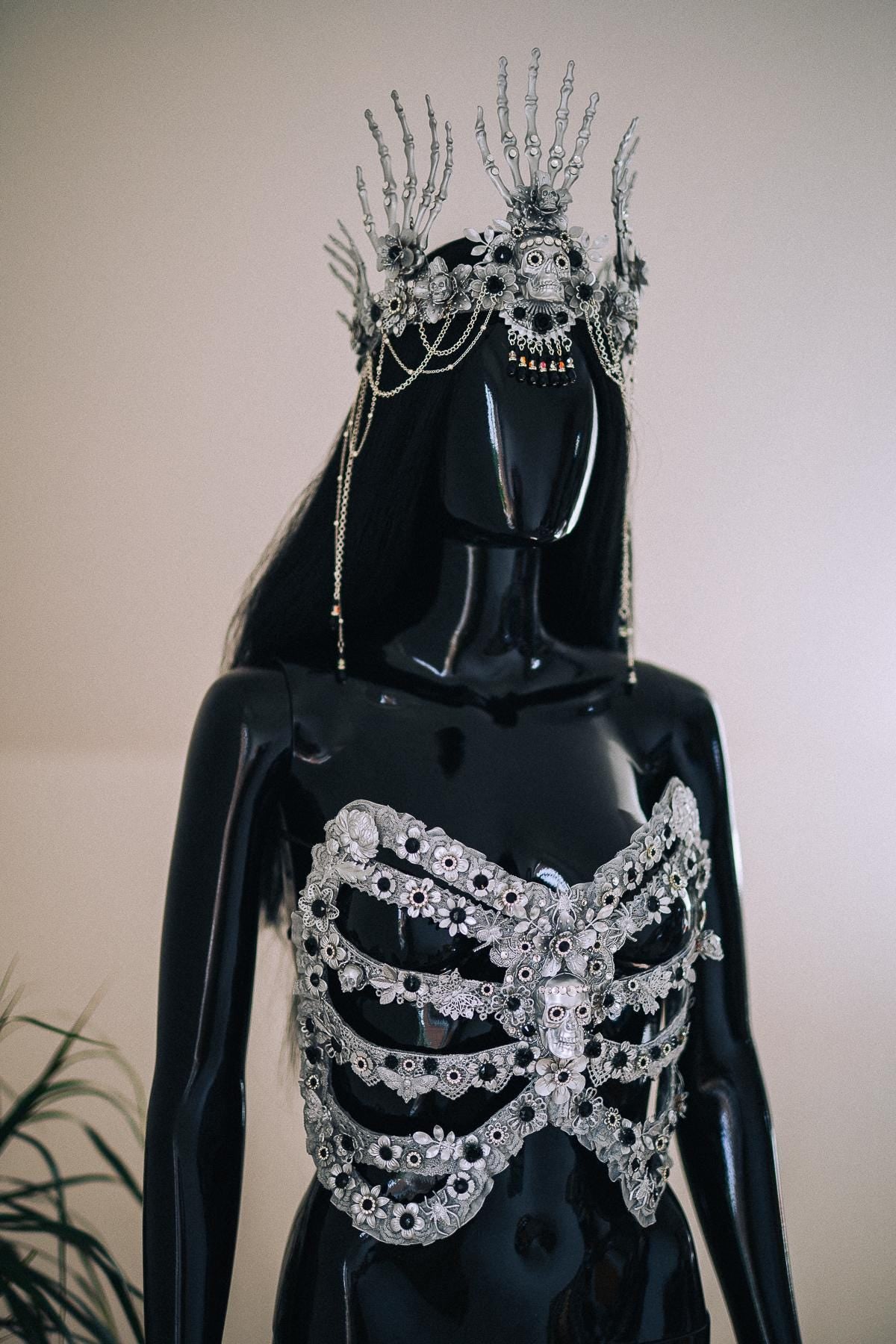 Skeleton Queen Crown, Gothic Skull Crown, Halloween Crown, Gothic Headpiece, Luxury Skeleton Costume, Fantasy Masquerade Crown