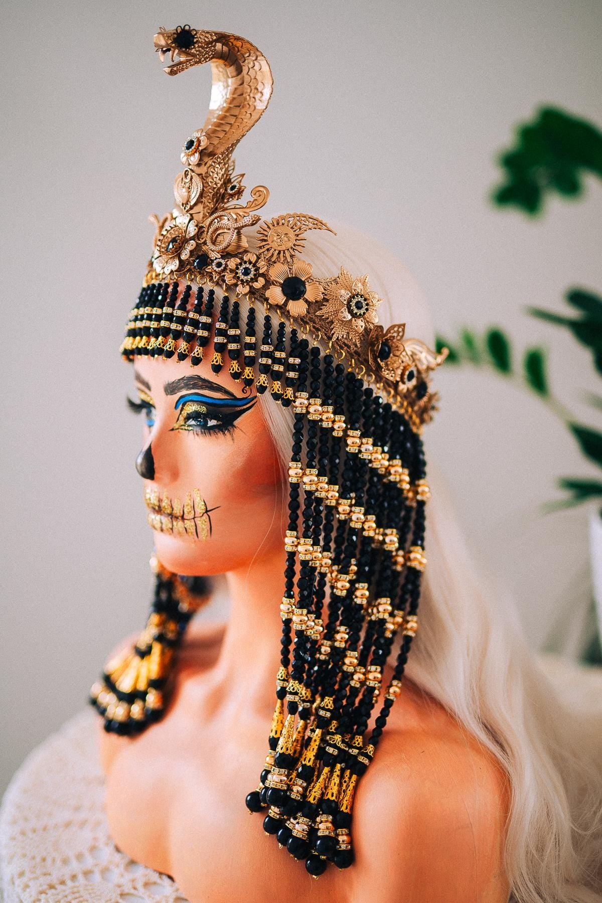 Black Cleopatra Crown, Egyptian Queen Headpiece, Beaded Cleopatra Headdress, Pharaoh Crown, Ancient Egypt Costume