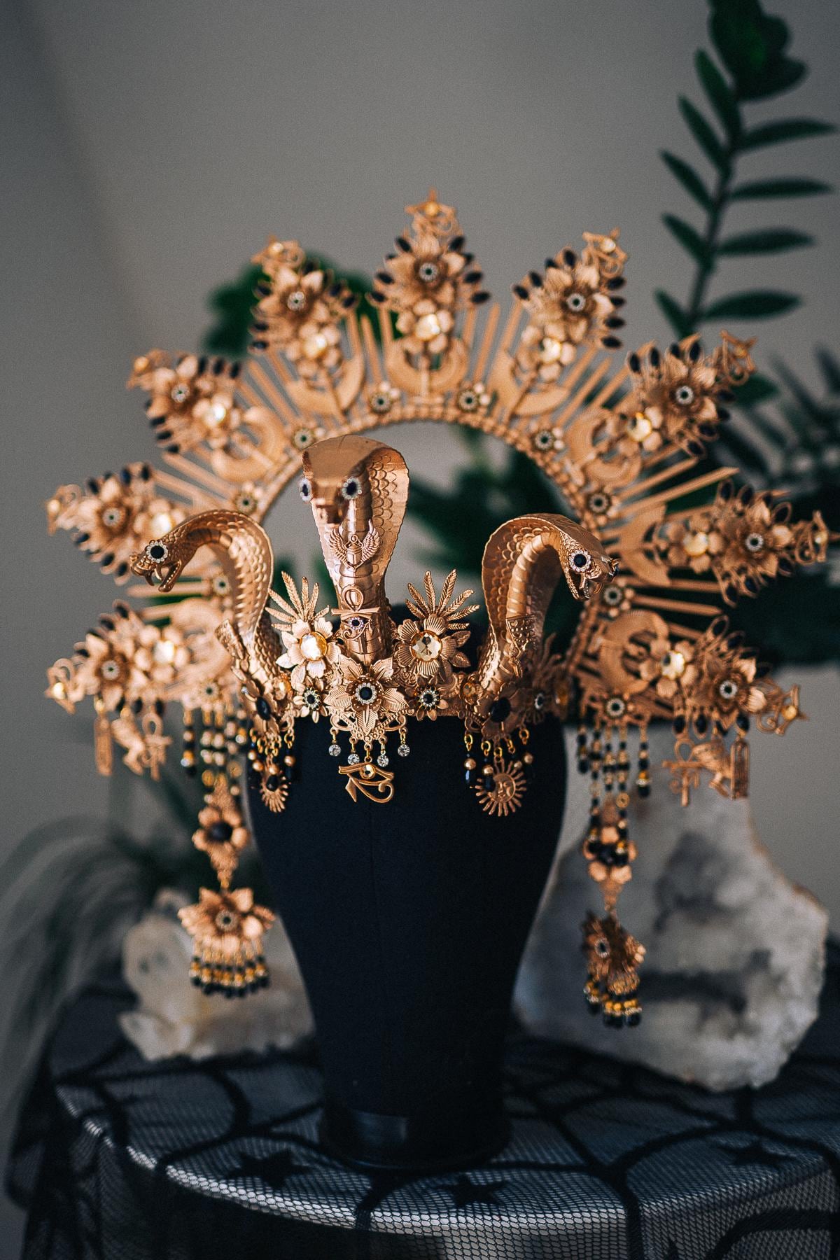 Cleopatra Triple Cobra Crown, Egyptian Goddess Halo Crown, Gold Snake Headpiece, Pharaoh Queen Costume