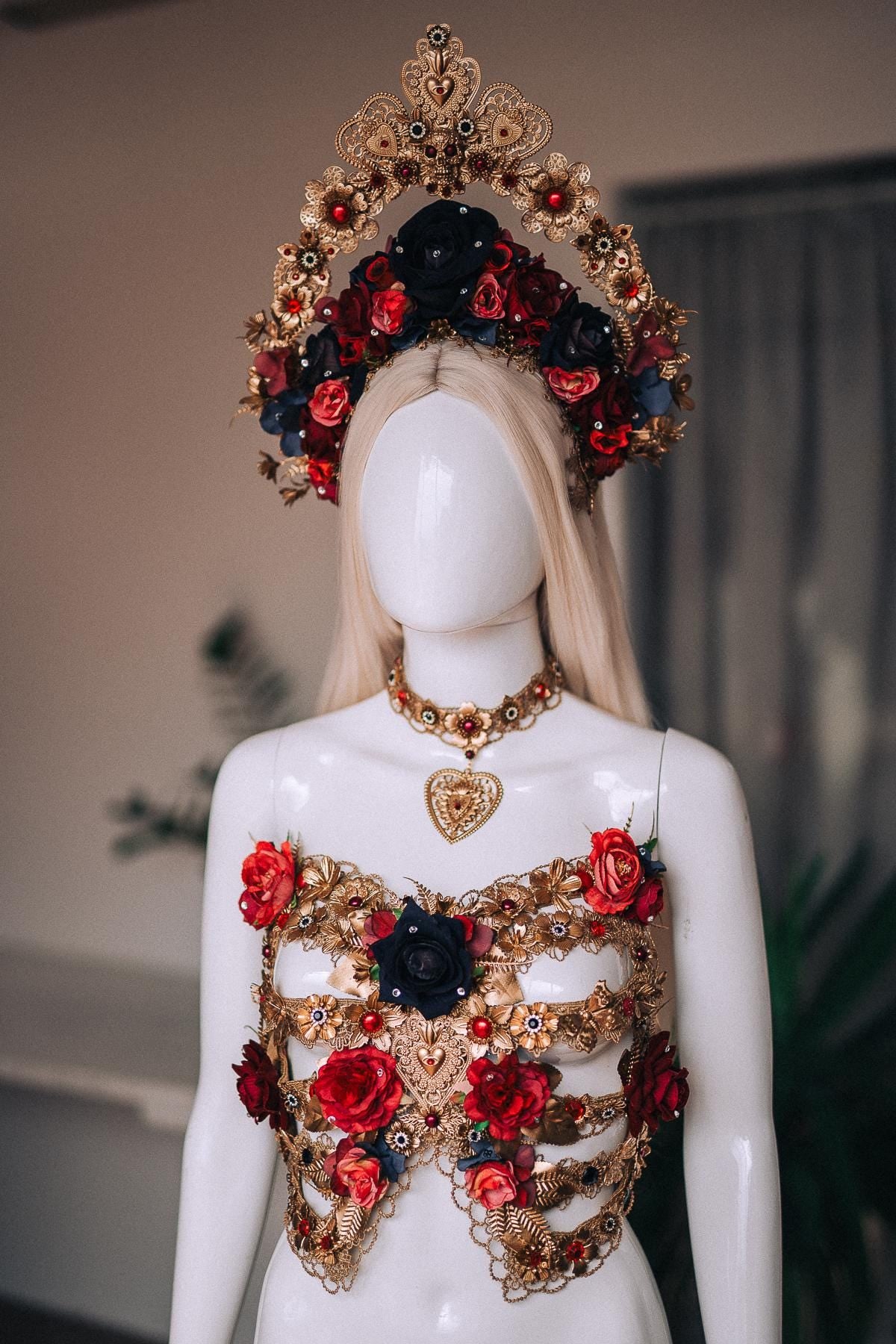 La Catrina Sacred Heart Earrings, Día de los Muertos Jewelry, Gold Heart Statement Earrings, Red Black Catrina Accessories