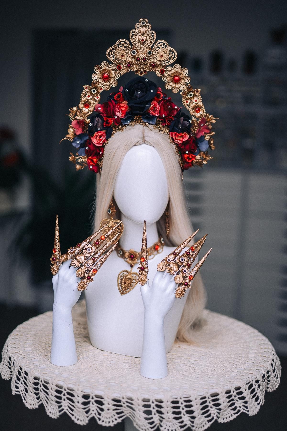 La Catrina Sacred Heart Earrings, Día de los Muertos Jewelry, Gold Heart Statement Earrings, Red Black Catrina Accessories