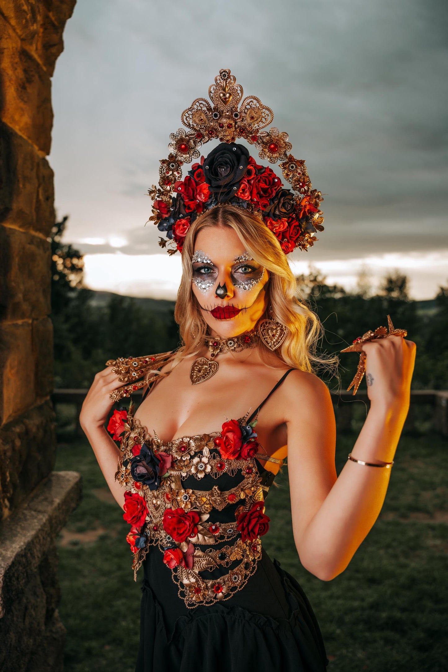 La Catrina Finger Claws, Día de los Muertos Hand Jewelry, Antique Gold Nail Claws, Red Sacred Heart Accessories