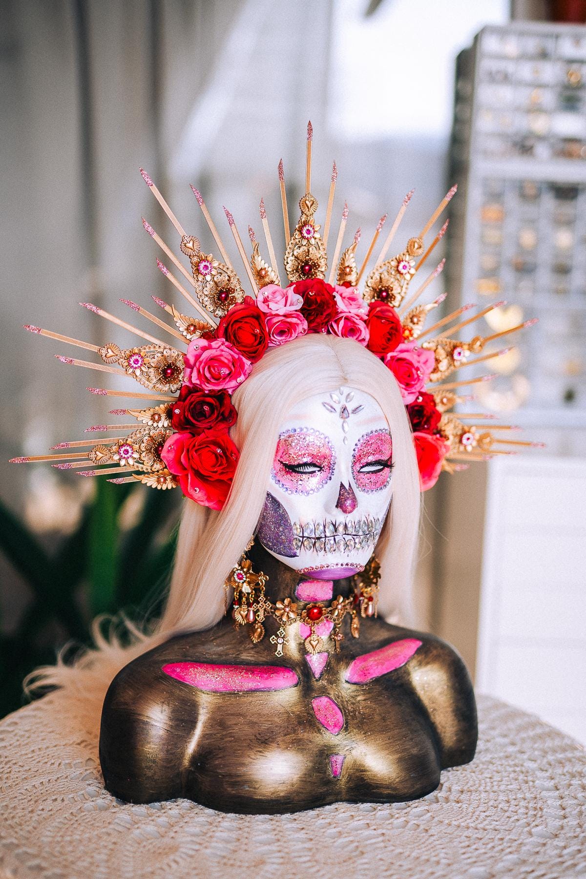 La Catrina Halo Crown, Día de los Muertos Headpiece, Red Rose Gold Sunburst Crown, Catrina Floral Headdress