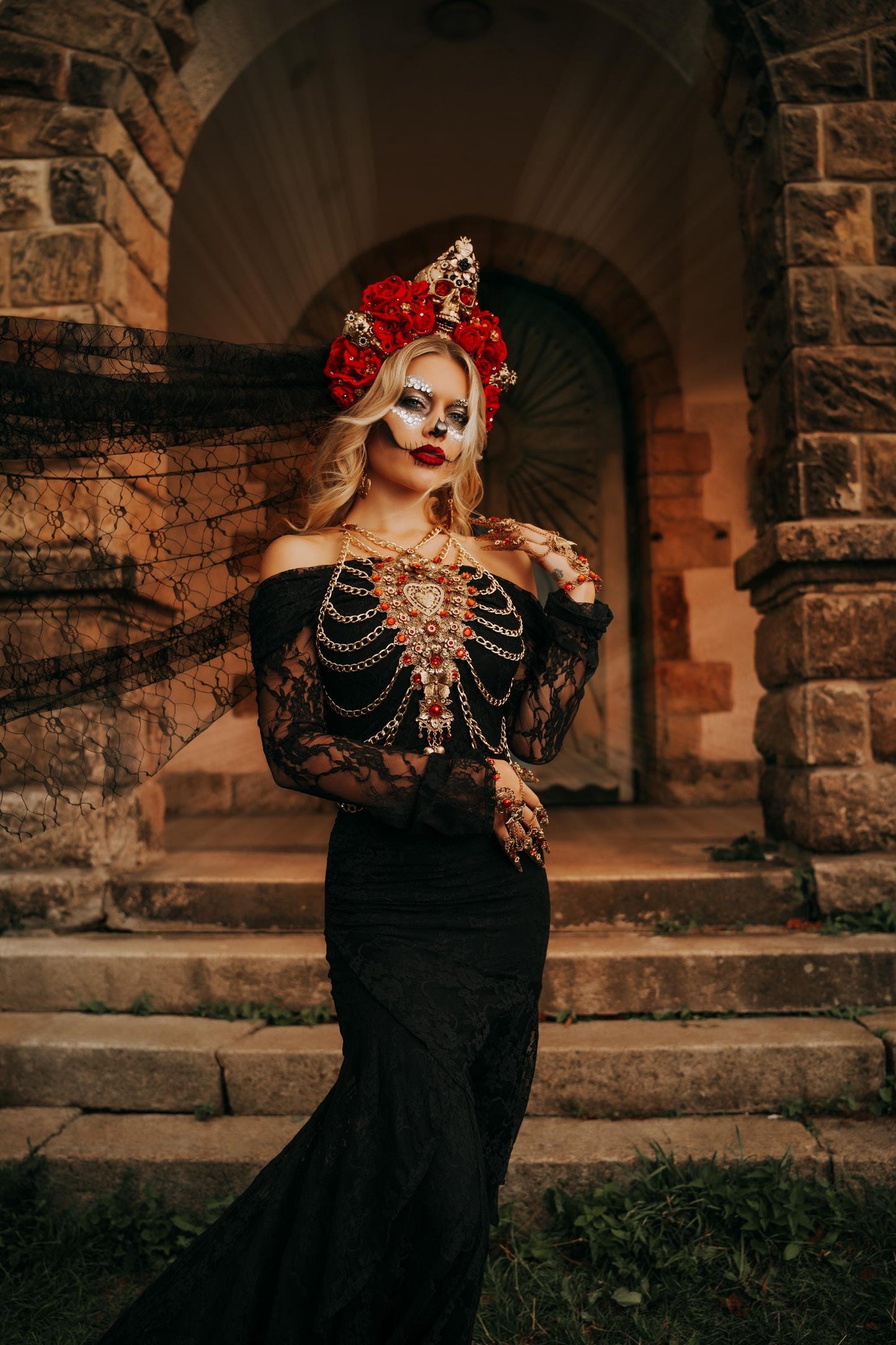 La Catrina Sacred Heart Earrings, Día de los Muertos Jewelry, Gold Statement Earrings, Red Crystal Catrina Accessories