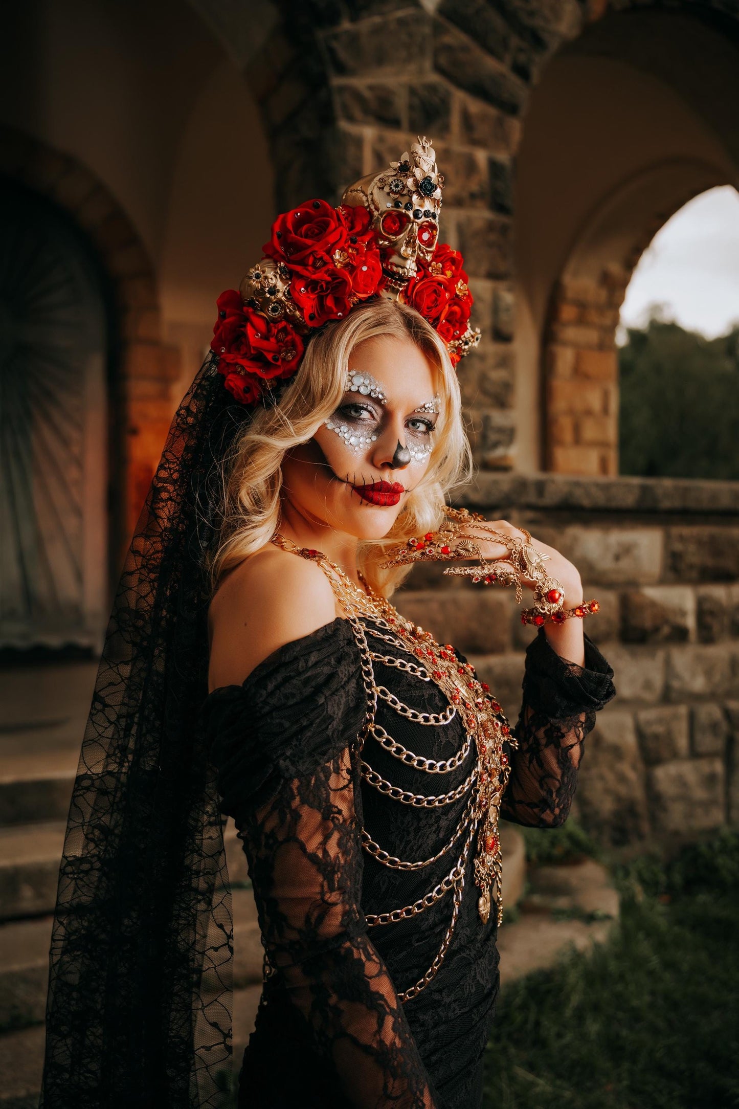 La Catrina Sacred Heart Earrings, Día de los Muertos Jewelry, Gold Statement Earrings, Red Crystal Catrina Accessories