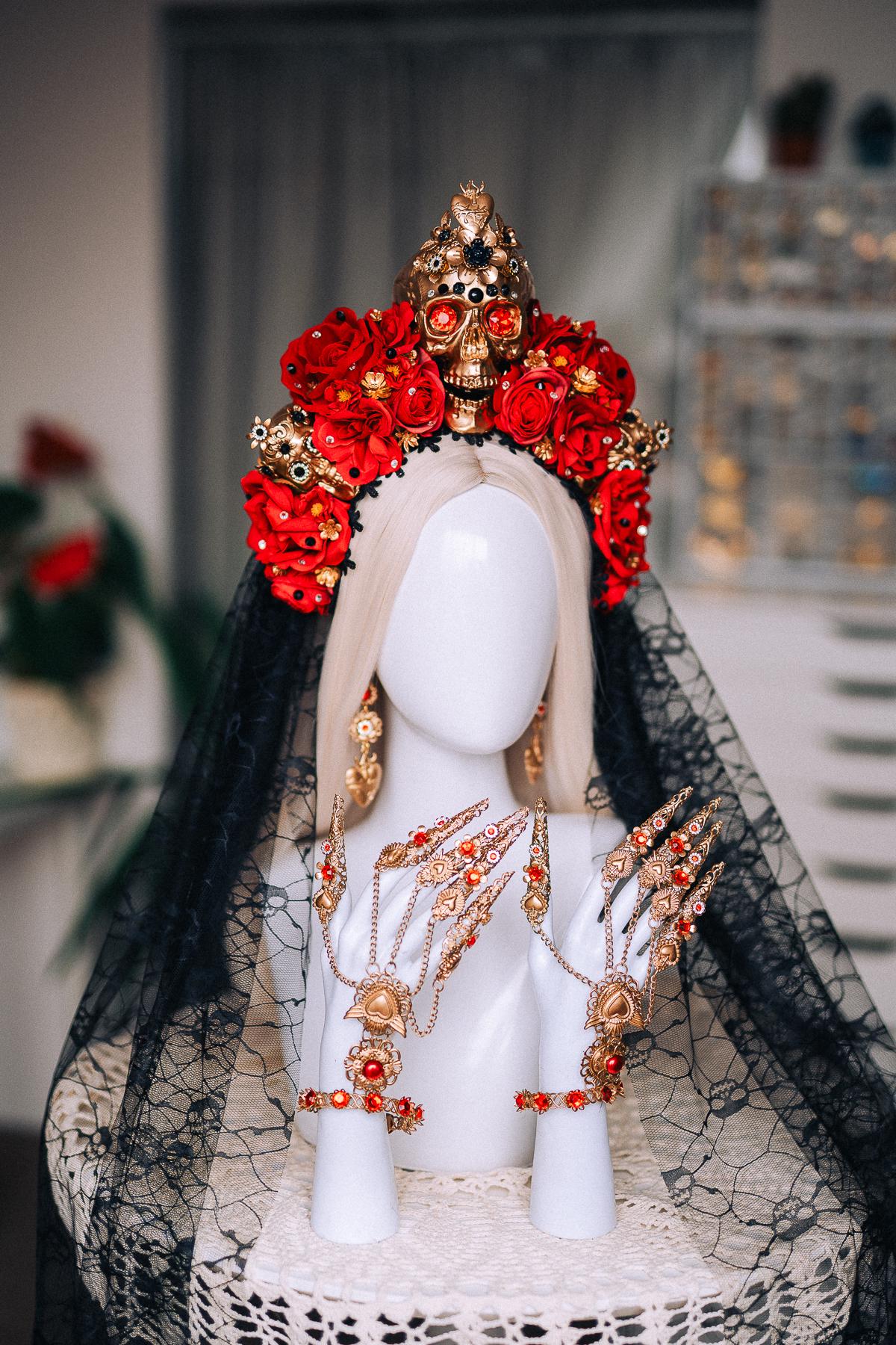 La Catrina Sacred Heart Earrings, Día de los Muertos Jewelry, Gold Statement Earrings, Red Crystal Catrina Accessories