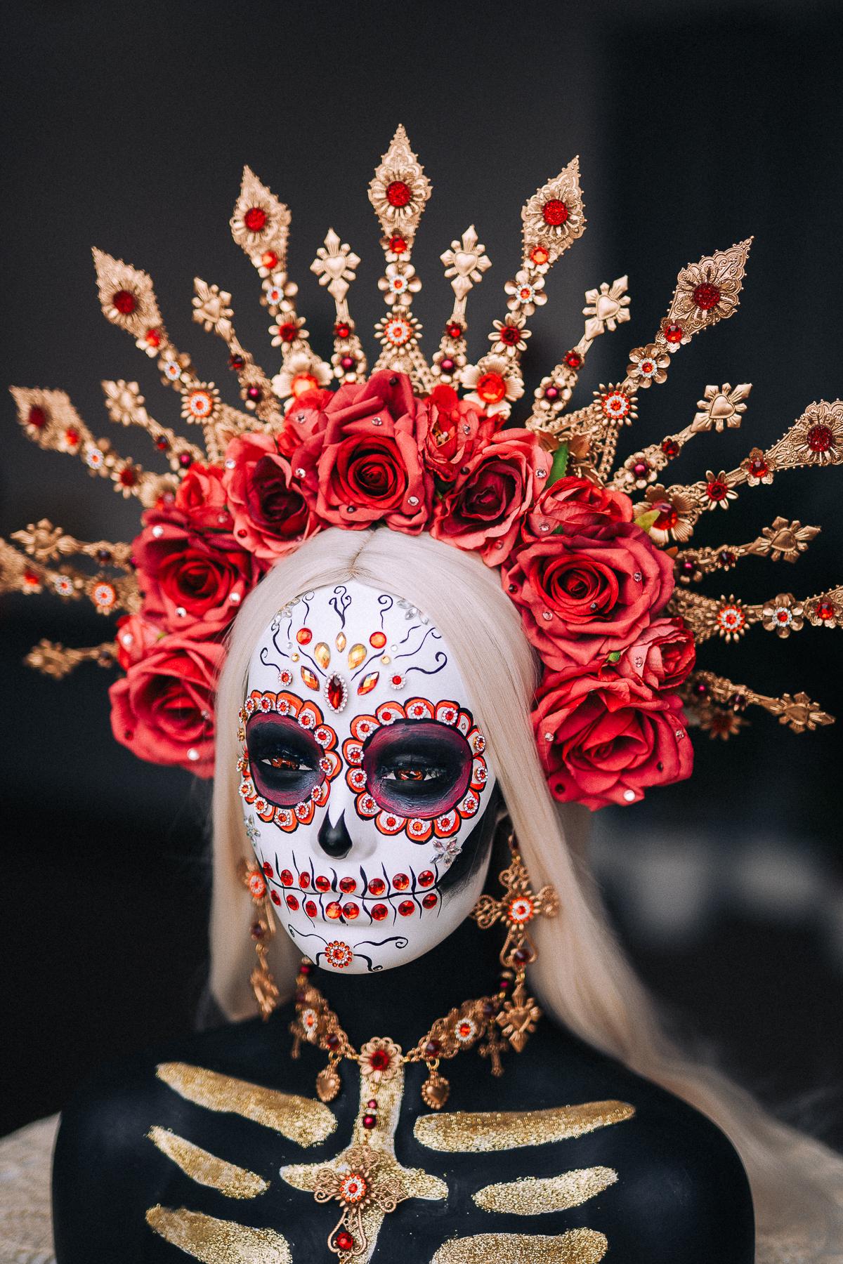 La Catrina Finger Claws, Día de los Muertos Hand Jewelry, Gold Chain Hand Piece, Red Crystal Statement Jewelry