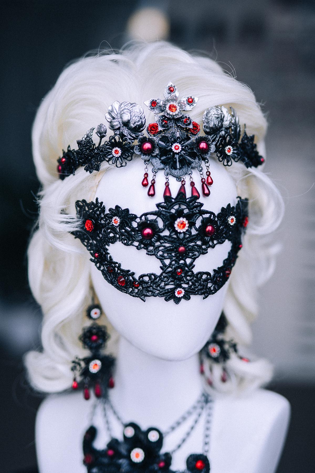 Vampire Earrings, Gothic Red and Black Earrings, Vampire Queen Jewelry, Halloween Costume Accessories