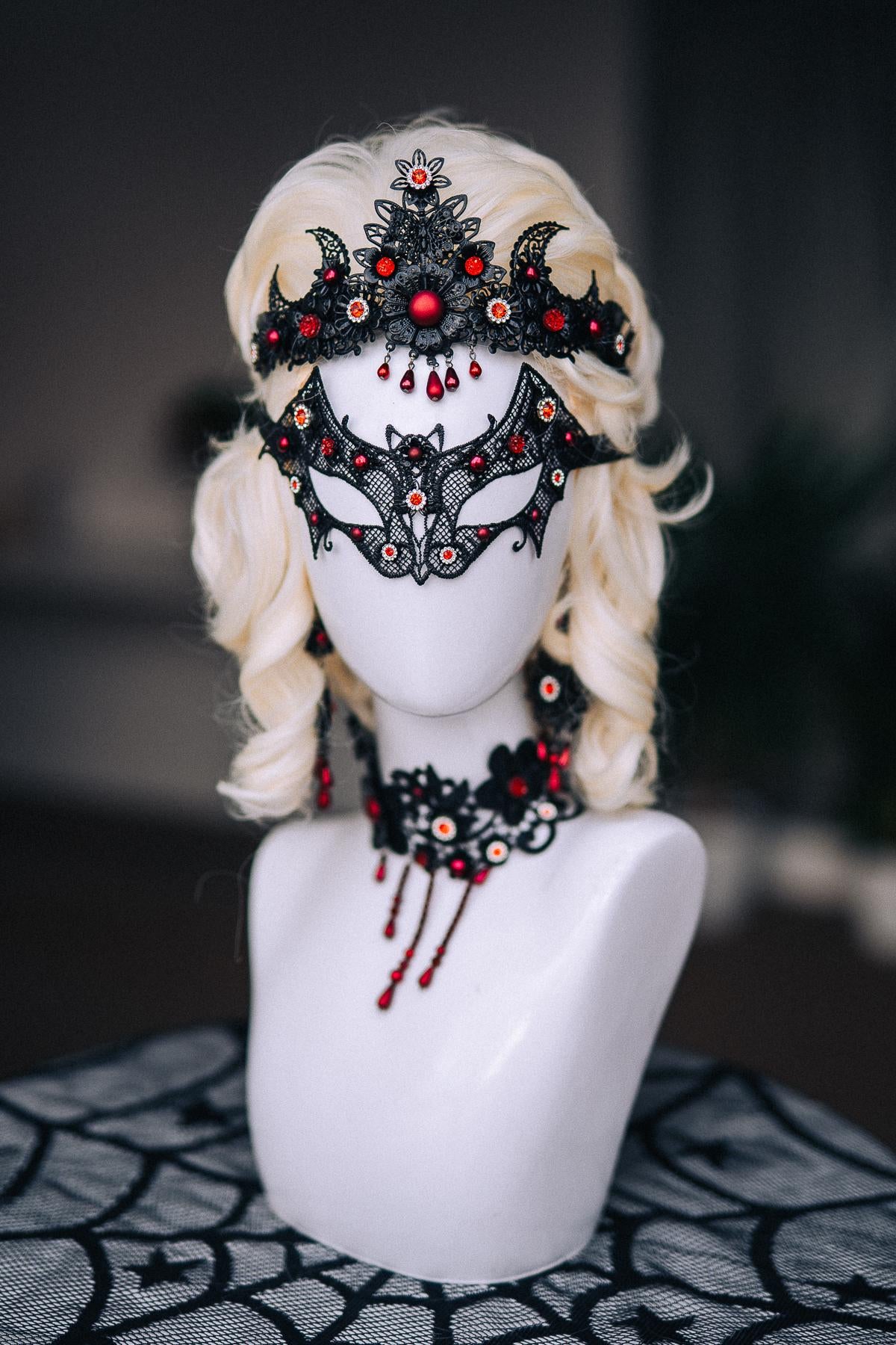 Vampire Choker Necklace, Gothic Black and Red Necklace, Vampire Queen Jewelry, Halloween Costume Accessory
