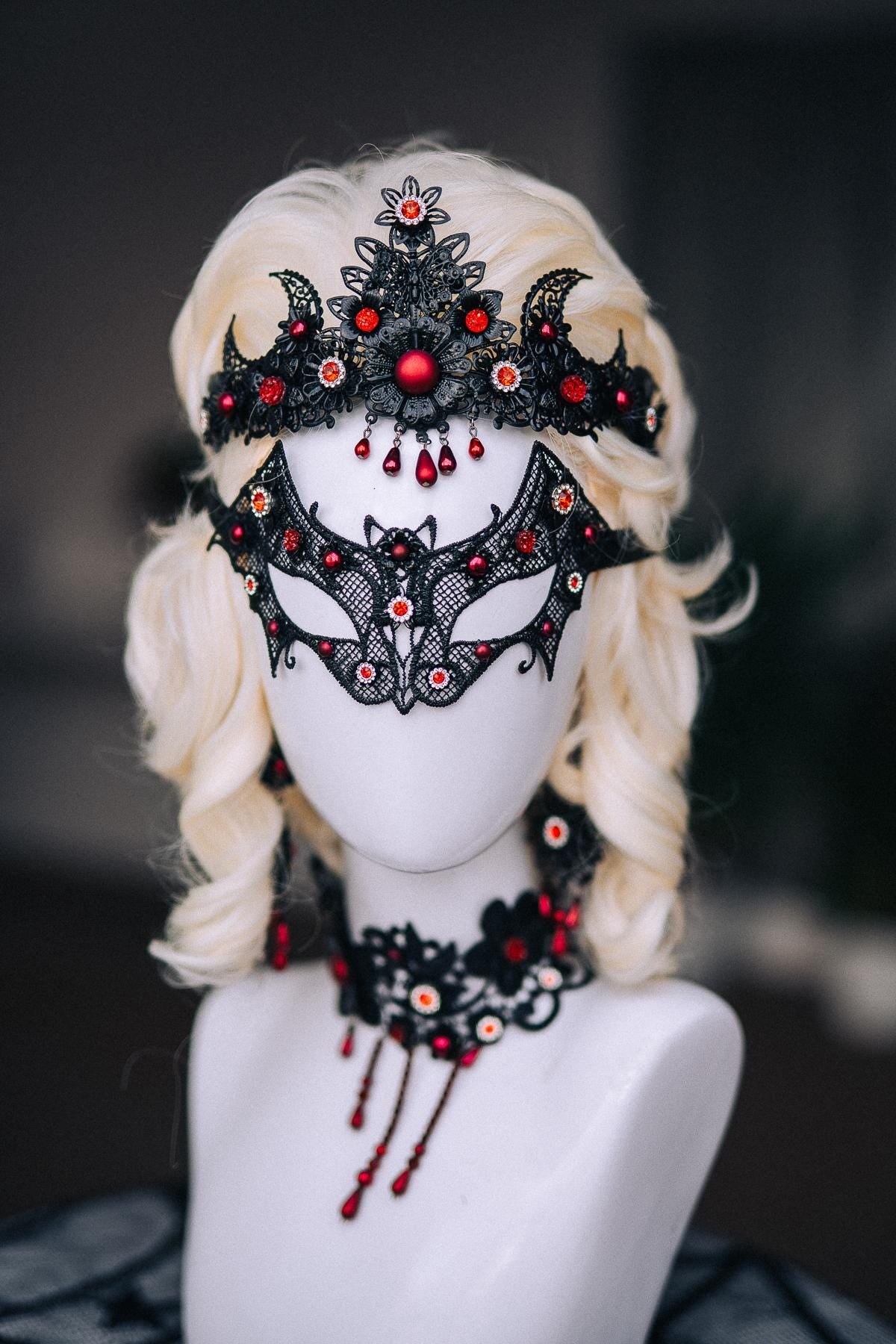 Vampire Queen Crown, Gothic Black and Red Crown, Dark Fantasy Headpiece, Halloween Vampire Costume