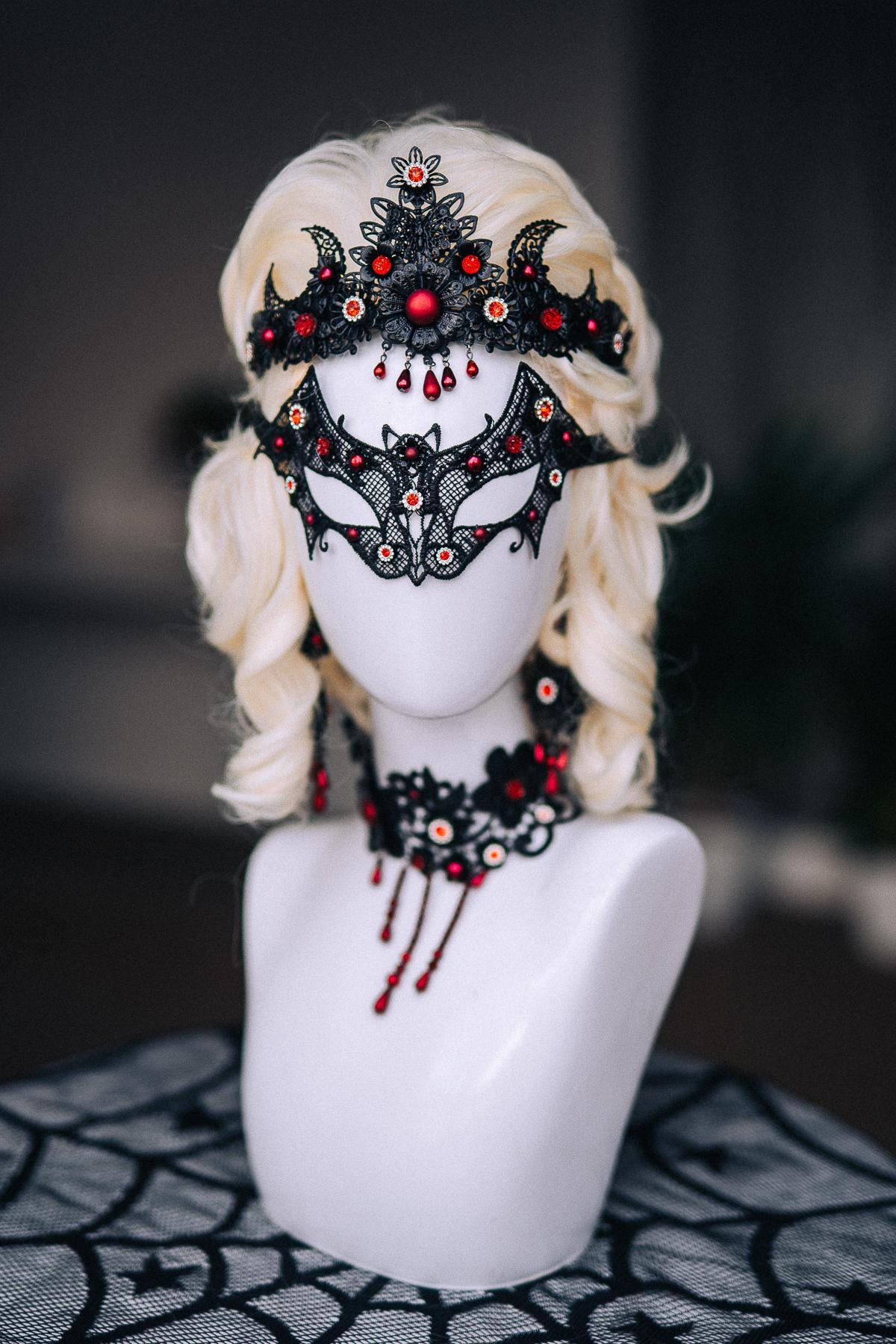 Vampire Queen Crown, Gothic Black and Red Crown, Dark Fantasy Headpiece, Halloween Vampire Costume