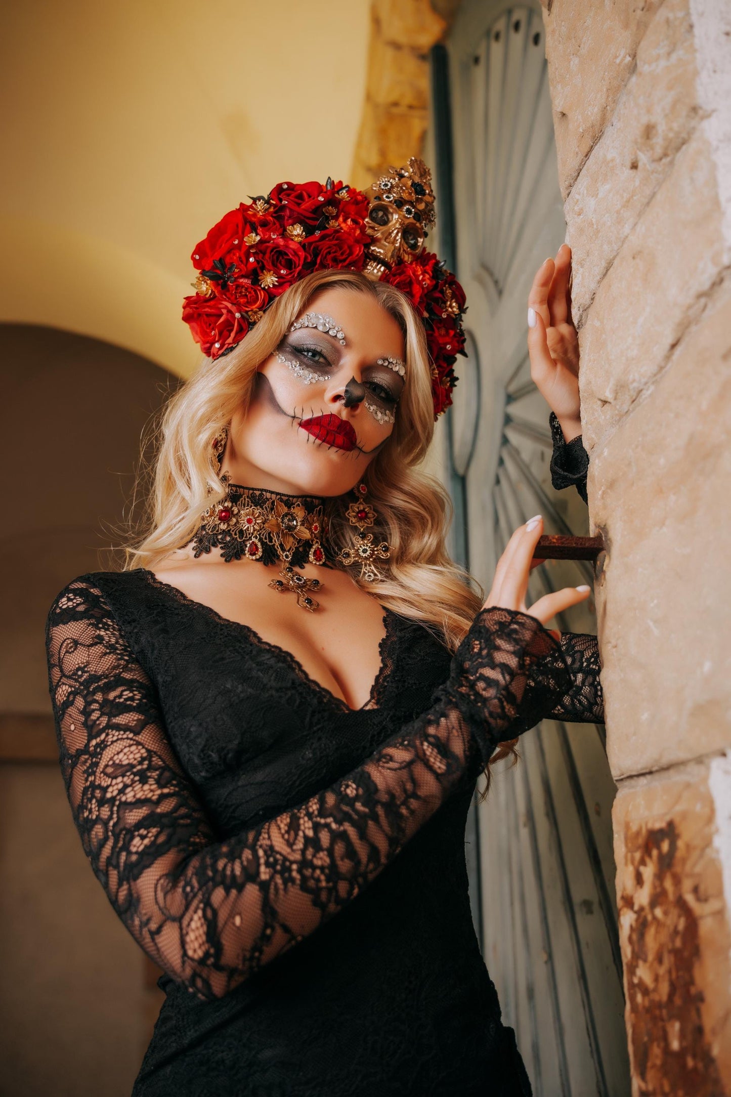 La Catrina Skull Crown, Red Rose Día de los Muertos Headpiece, Gold Catrina Flower Crown, Mexican Inspired Headdress