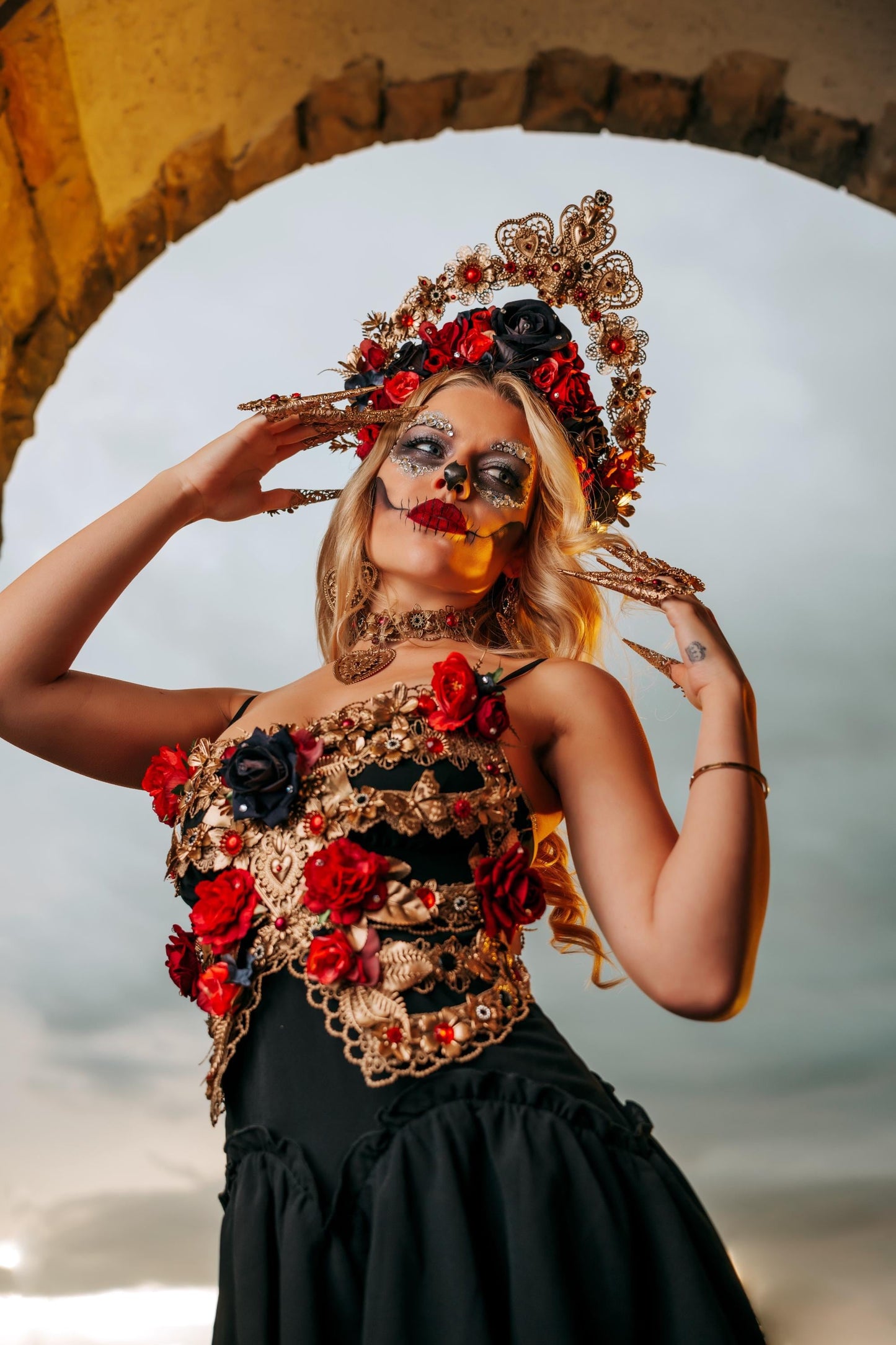 La Catrina Finger Claws, Día de los Muertos Hand Jewelry, Antique Gold Nail Claws, Red Sacred Heart Accessories