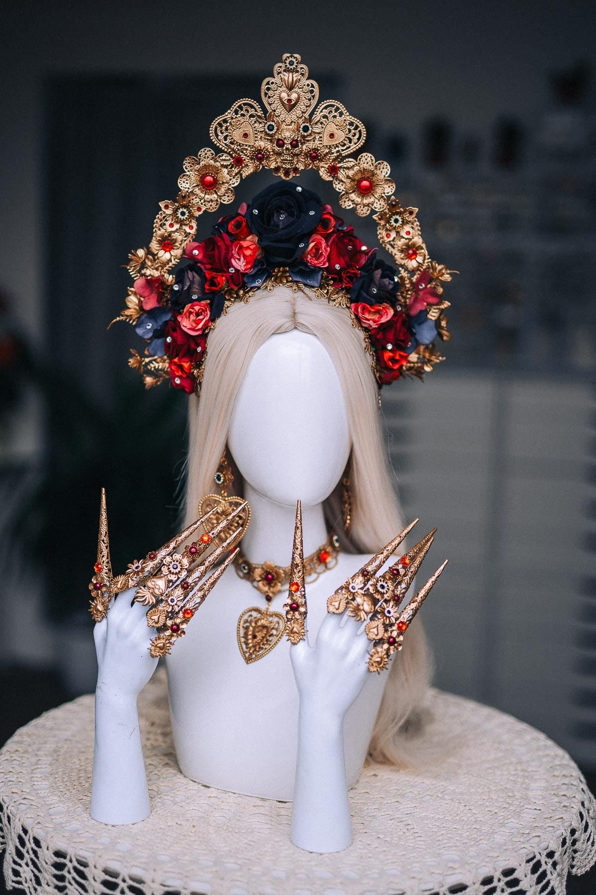La Catrina Finger Claws, Día de los Muertos Hand Jewelry, Antique Gold Nail Claws, Red Sacred Heart Accessories
