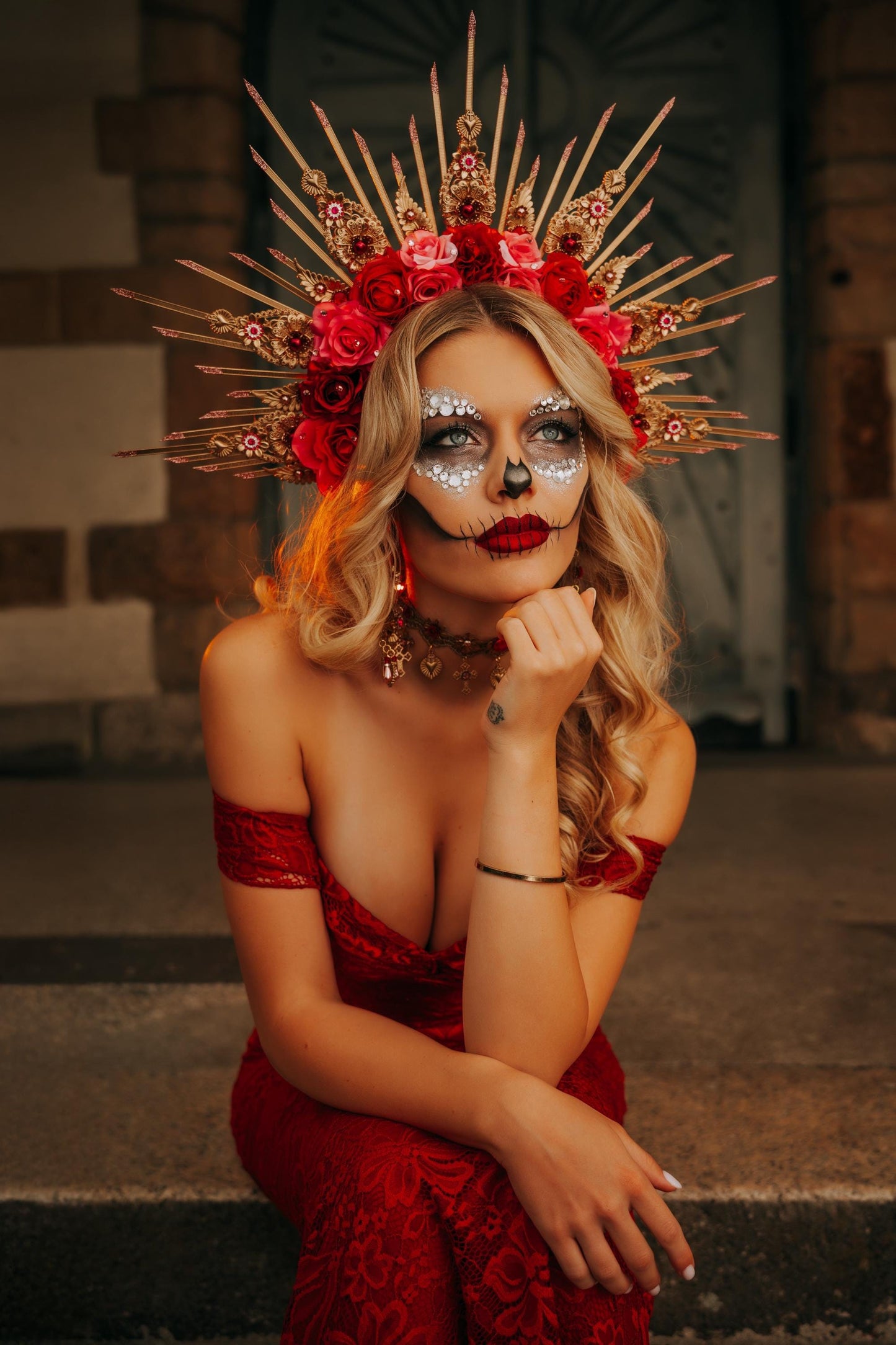 La Catrina Halo Crown, Día de los Muertos Headpiece, Red Rose Gold Sunburst Crown, Catrina Floral Headdress