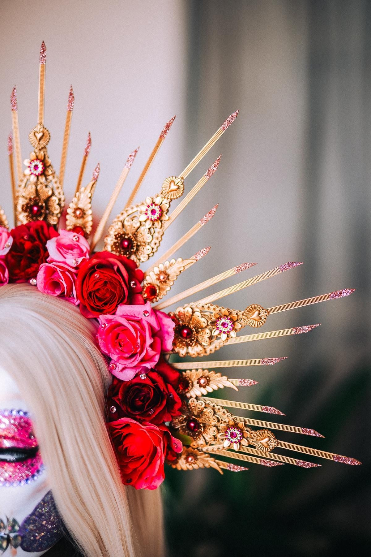 La Catrina Halo Crown, Día de los Muertos Headpiece, Red Rose Gold Sunburst Crown, Catrina Floral Headdress