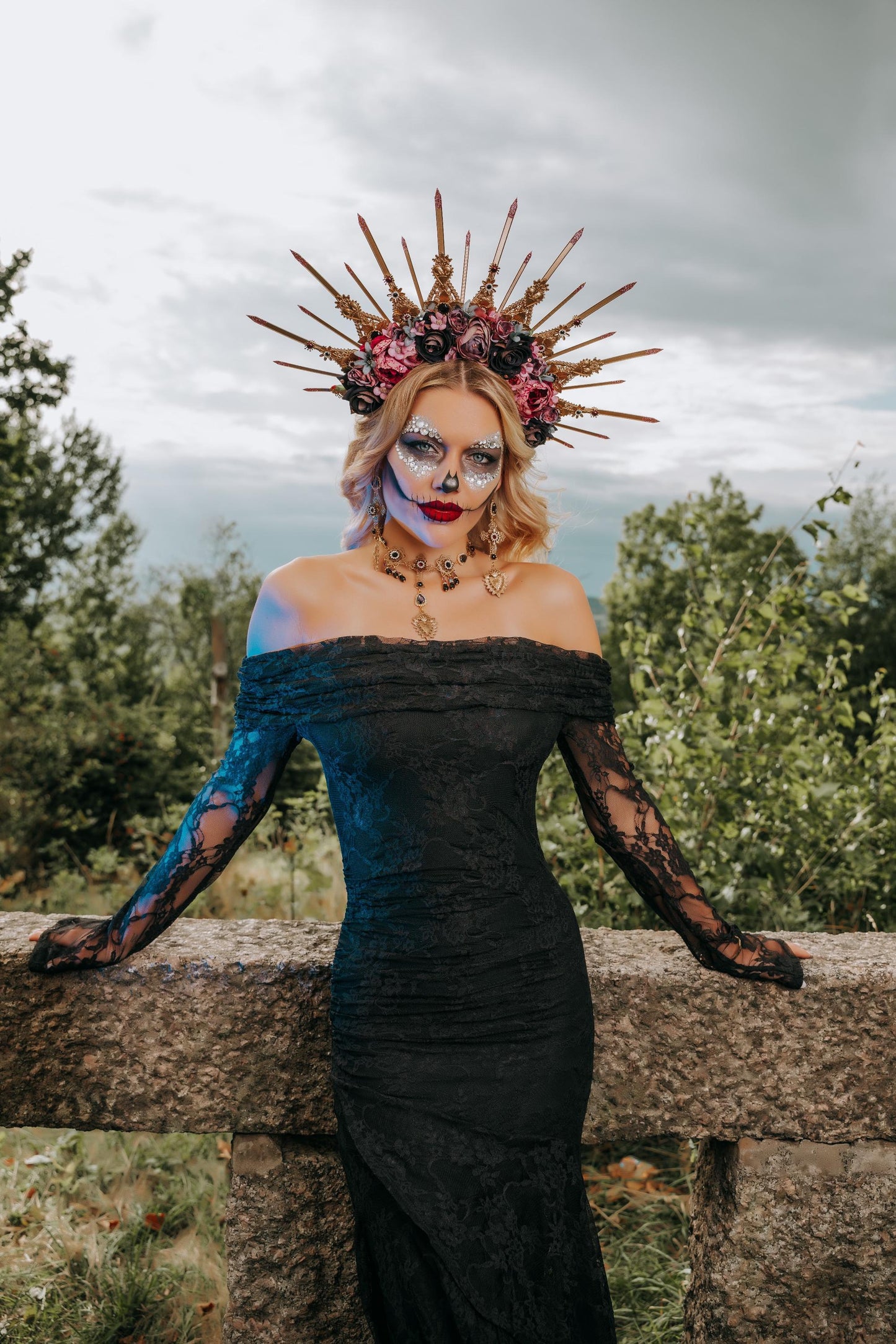 La Catrina Halo Crown, Día de los Muertos Headpiece, Antique Gold Black Floral Crown, Sacred Heart Catrina Headdress