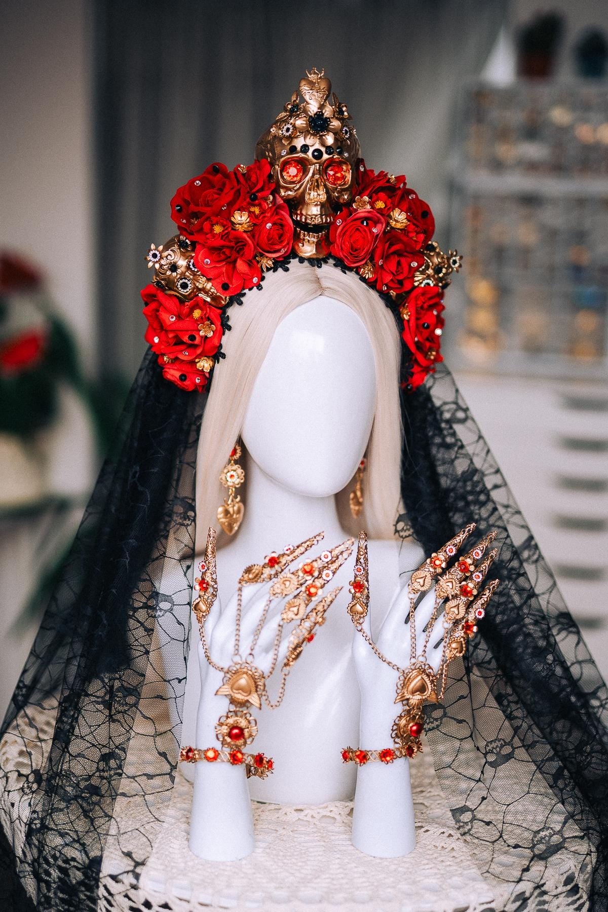 La Catrina Finger Claws, Gold Chain Hand Jewelry, Sacred Heart Hand Harness, Día de los Muertos Statement Jewelry
