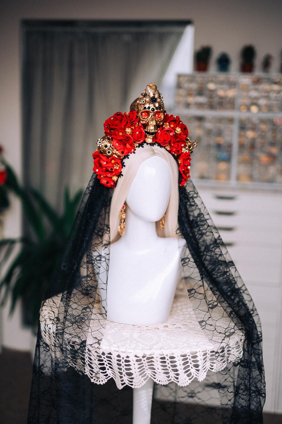 La Catrina Finger Claws, Gold Chain Hand Jewelry, Sacred Heart Hand Harness, Día de los Muertos Statement Jewelry