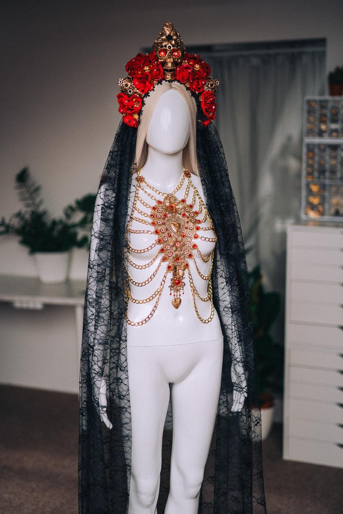 La Catrina Finger Claws, Gold Chain Hand Jewelry, Sacred Heart Hand Harness, Día de los Muertos Statement Jewelry