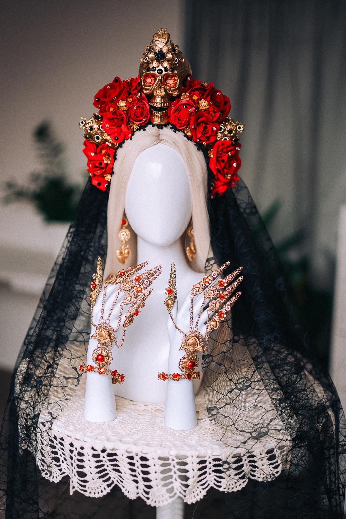 La Catrina Finger Claws, Gold Chain Hand Jewelry, Sacred Heart Hand Harness, Día de los Muertos Statement Jewelry