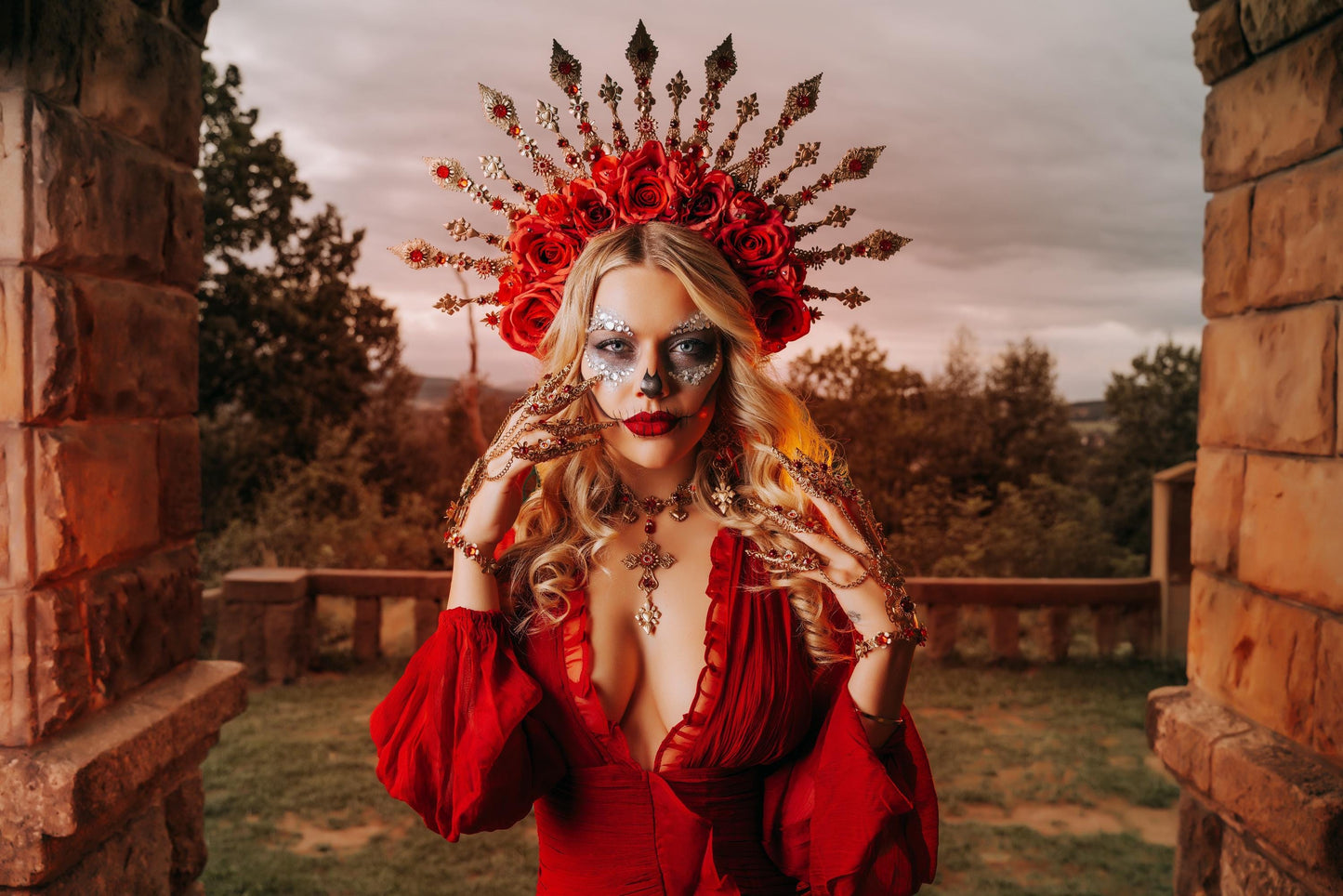 La Catrina Finger Claws, Día de los Muertos Hand Jewelry, Gold Chain Hand Piece, Red Crystal Statement Jewelry