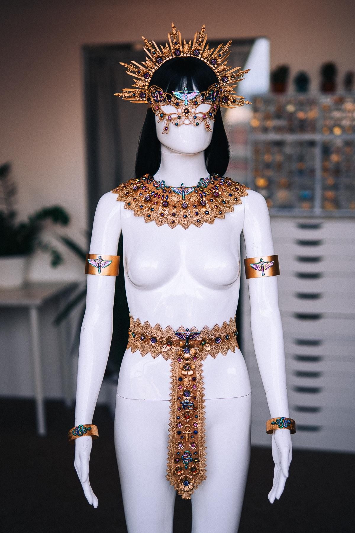 Cleopatra Egyptian Crown, Gold Pharaoh Headpiece, Egyptian Goddess Crown, Royal Cleopatra Headdress, Egyptian Queen Costume
