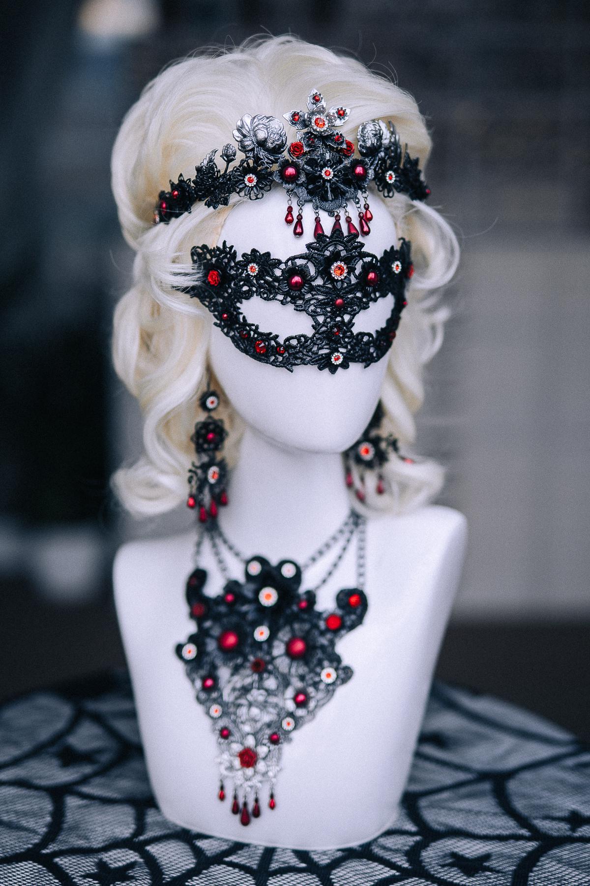 Vampire Necklace, Gothic Red and Black Statement Necklace, Vampire Queen Jewelry, Halloween Costume Accessory