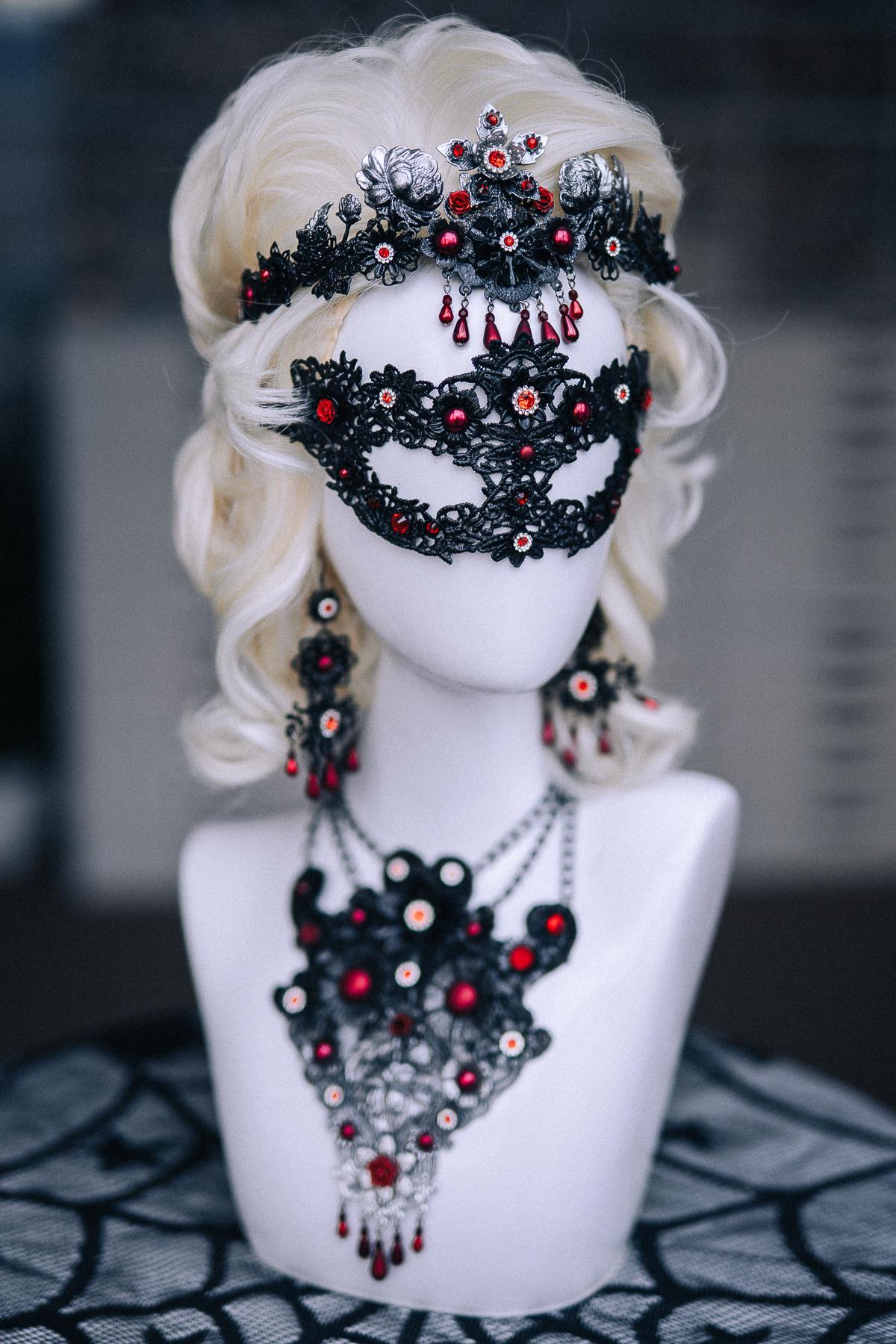 Vampire Necklace, Gothic Red and Black Statement Necklace, Vampire Queen Jewelry, Halloween Costume Accessory