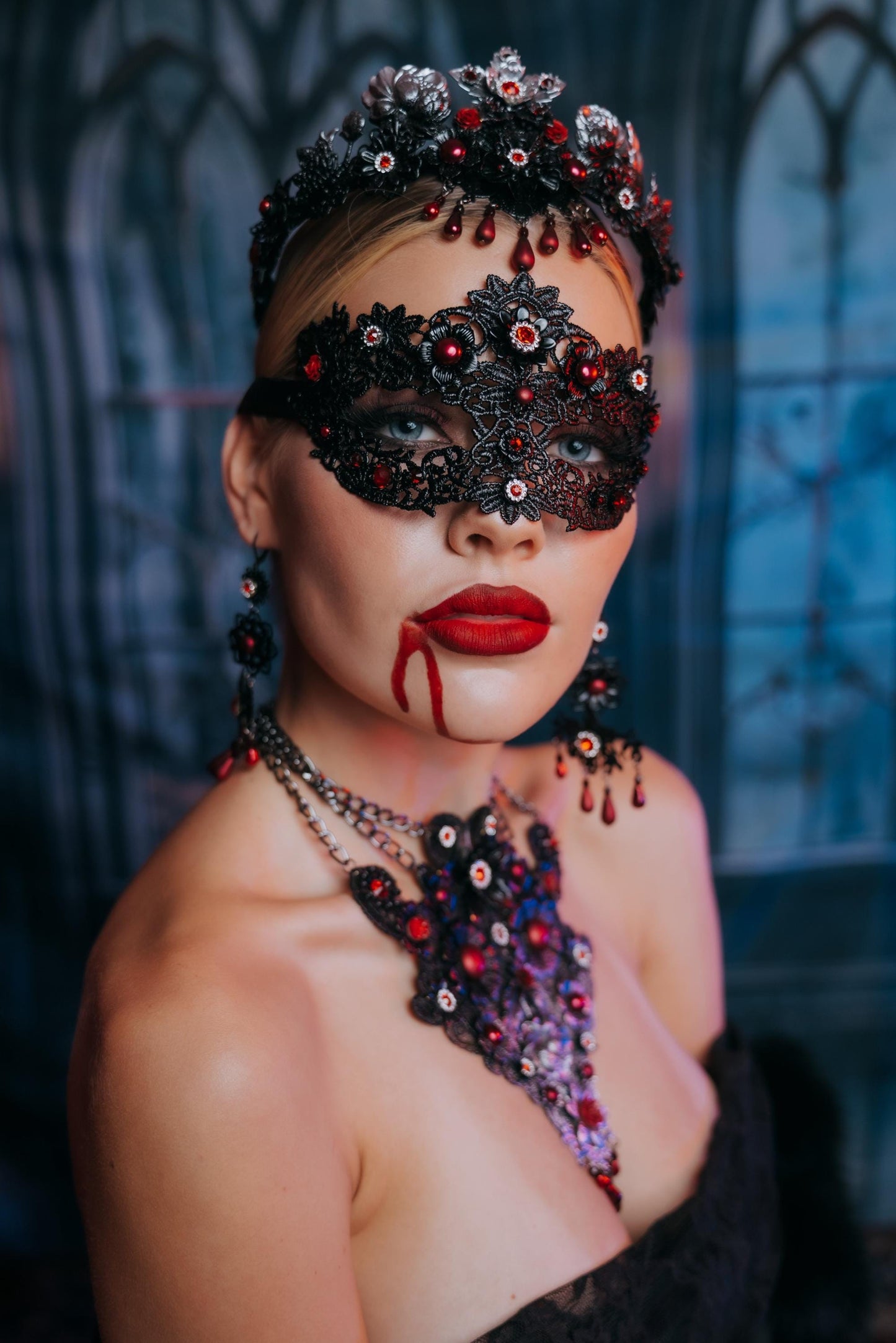 Vampire Masquerade Mask, Gothic Black Lace Mask, Vampire Queen Mask, Red Halloween Costume Accessory