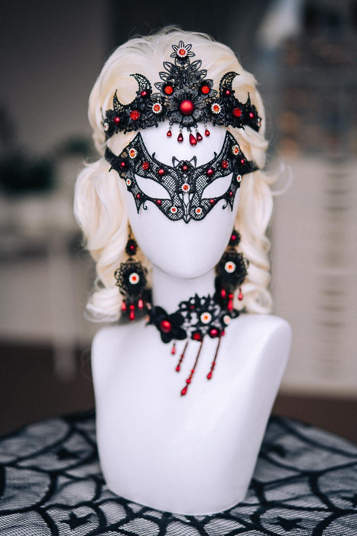 Vampire Choker Necklace, Gothic Black and Red Necklace, Vampire Queen Jewelry, Halloween Costume Accessory