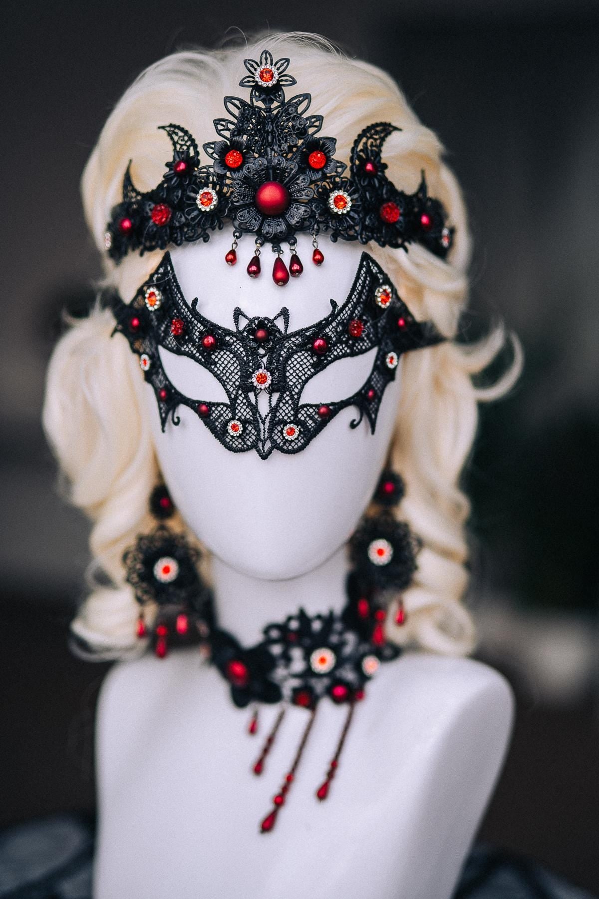 Vampire Queen Crown, Gothic Black and Red Crown, Dark Fantasy Headpiece, Halloween Vampire Costume
