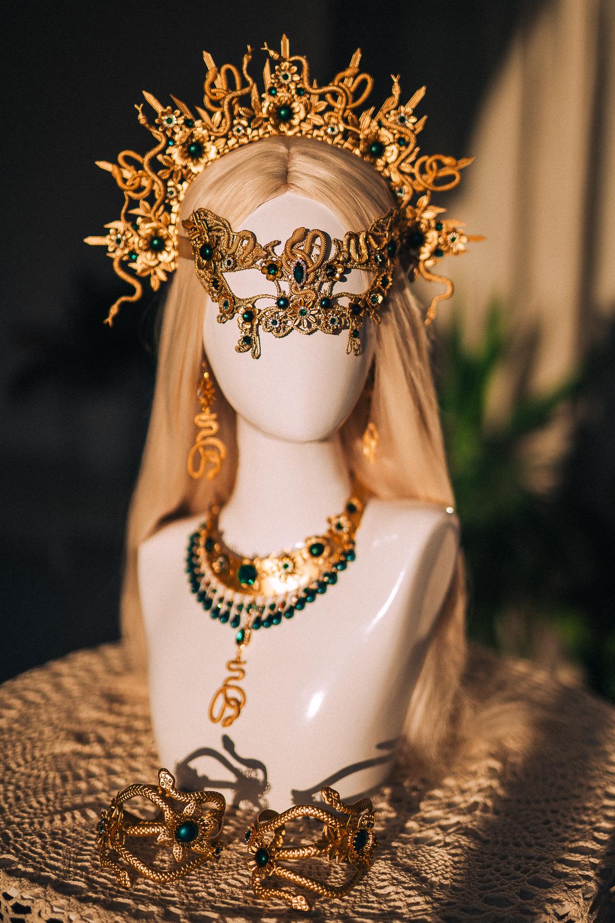 Medusa Masquerade Mask, Snake Goddess Mask, Serpent Mask, Greek Mythology Costume, Gold Emerald Mask, Medusa Costume Accessories