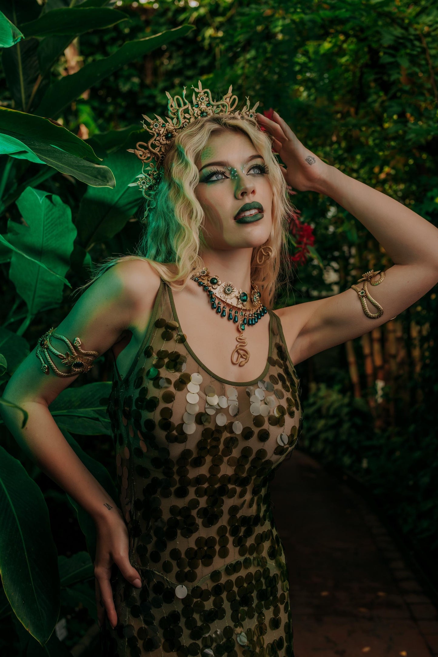 Medusa Halo Crown, Snake Crown, Serpent Headpiece, Greek Goddess Crown, Gold Emerald Medusa Costume, Mythology Headpiece