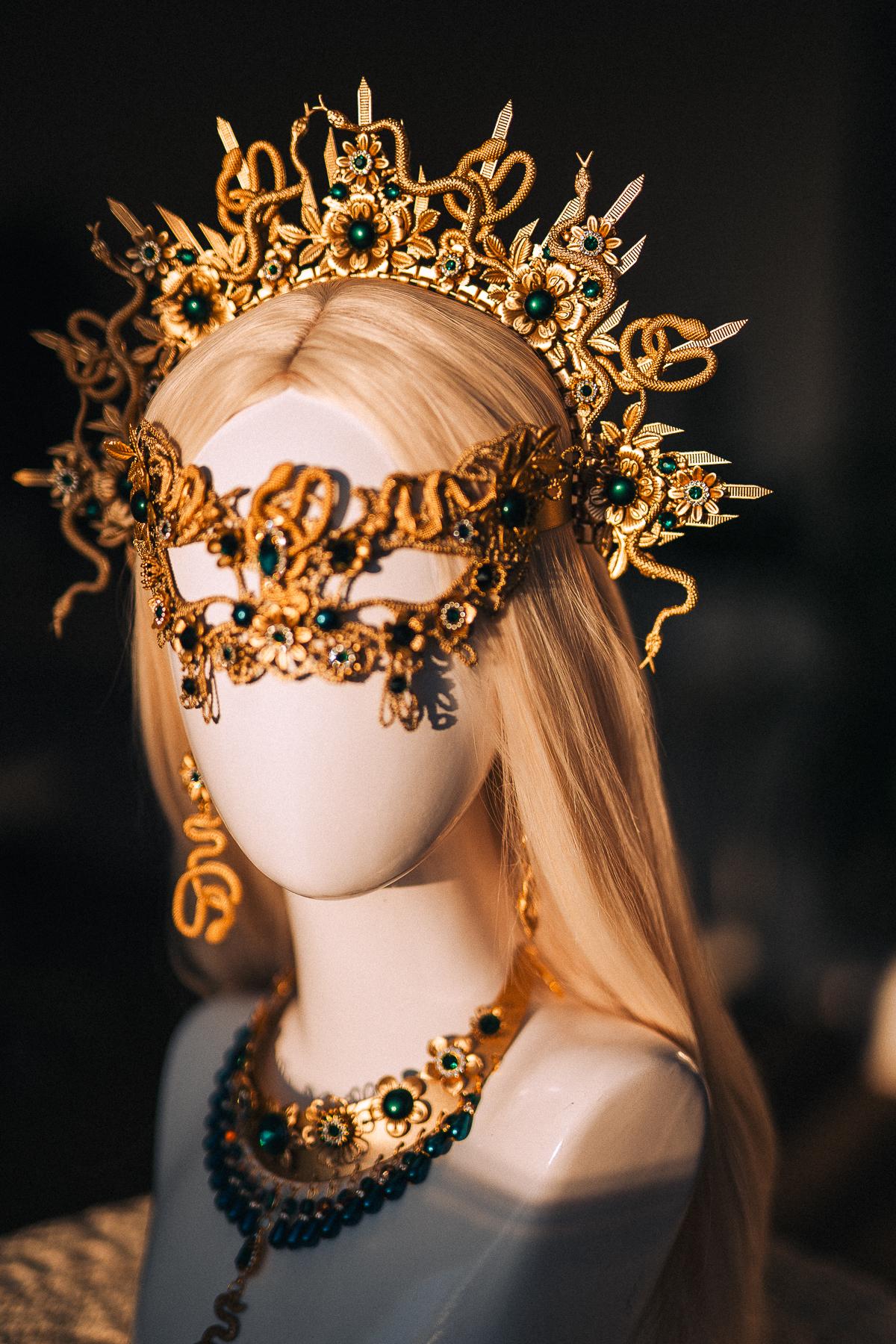 Medusa Halo Crown, Snake Crown, Serpent Headpiece, Greek Goddess Crown, Gold Emerald Medusa Costume, Mythology Headpiece