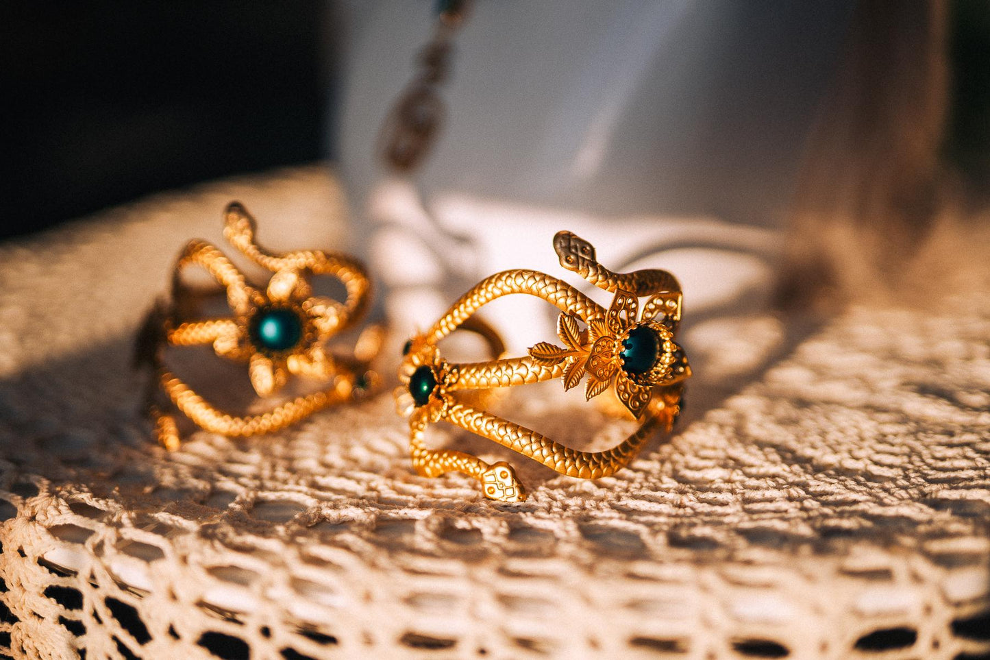 Medusa Snake Headpiece, Medusa Headdress, Gold Serpent Headpiece, Snake Hair Crown, Greek Goddess Costume, Emerald Medusa Set