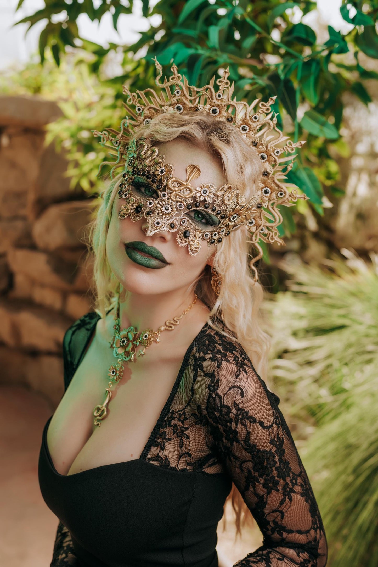 Medusa Crown, Gold Snake Halo Crown, Serpent Headpiece, Greek Goddess Crown, Medusa Costume Headpiece, Mythology Fantasy Crown