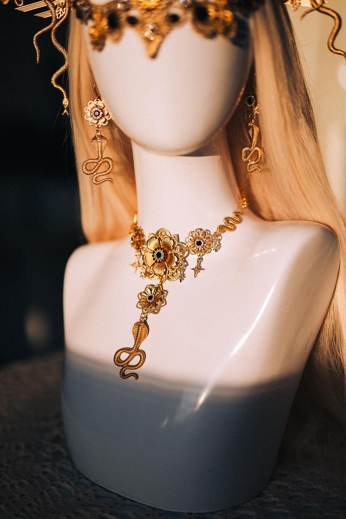 Medusa Crown, Gold Snake Halo Crown, Serpent Headpiece, Greek Goddess Crown, Medusa Costume Headpiece, Mythology Fantasy Crown